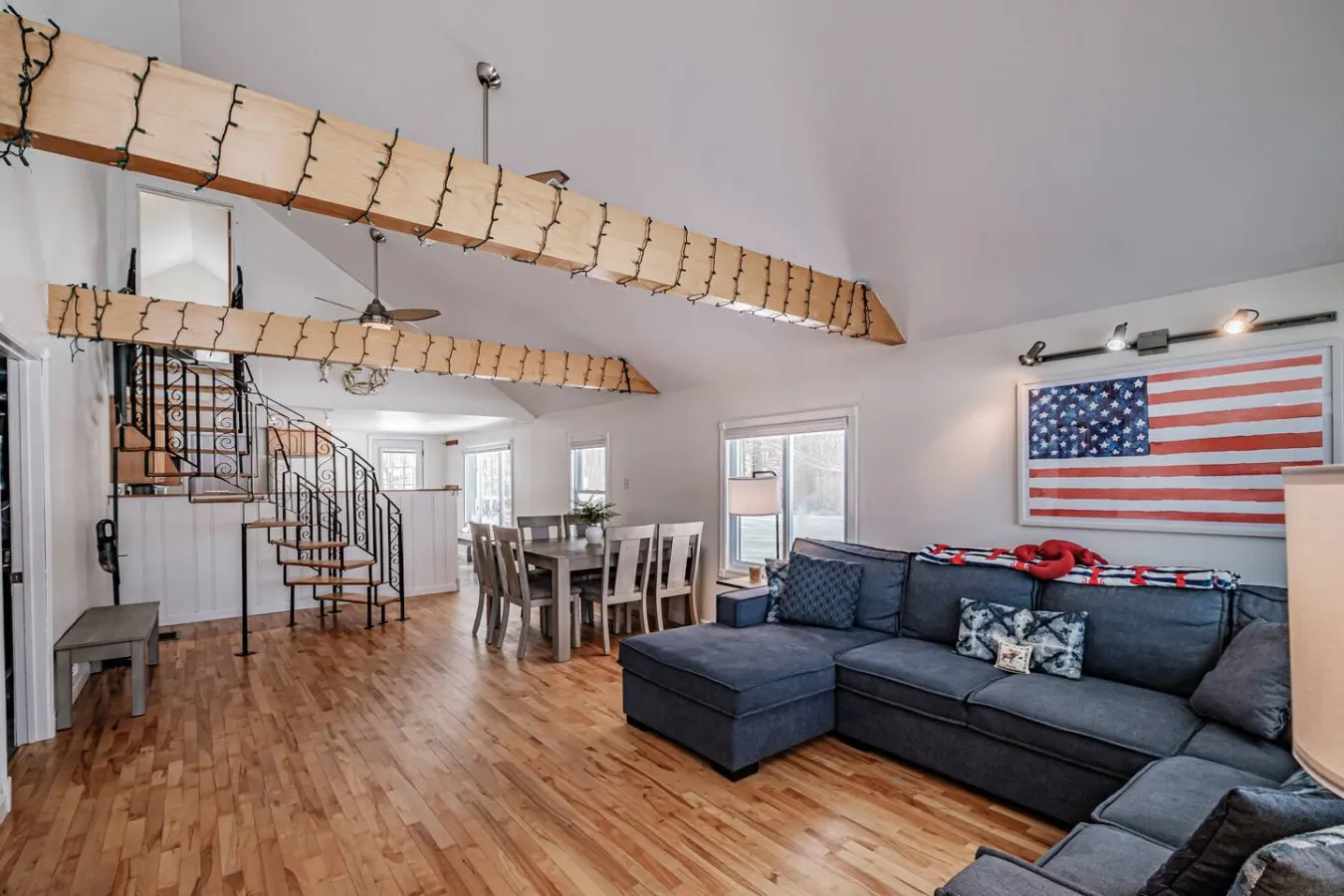 Water's Edge- A family-friendly beachfront stay 8
