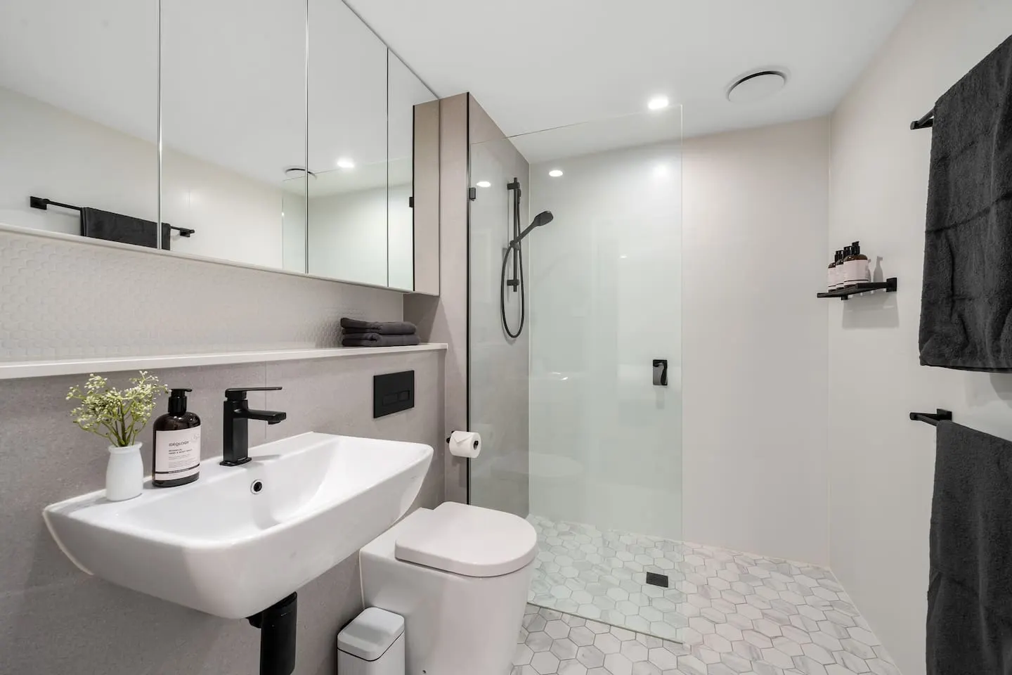 Stella Harbour Views, Parking & Walkable 9