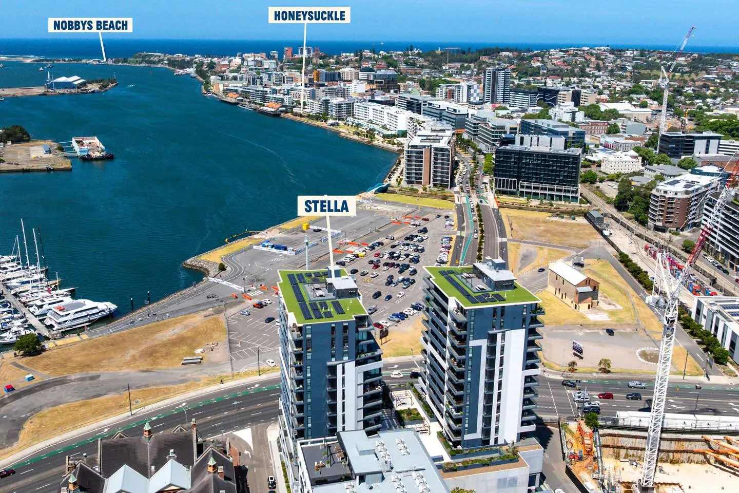 Stella Harbour Views, Parking & Walkable 12