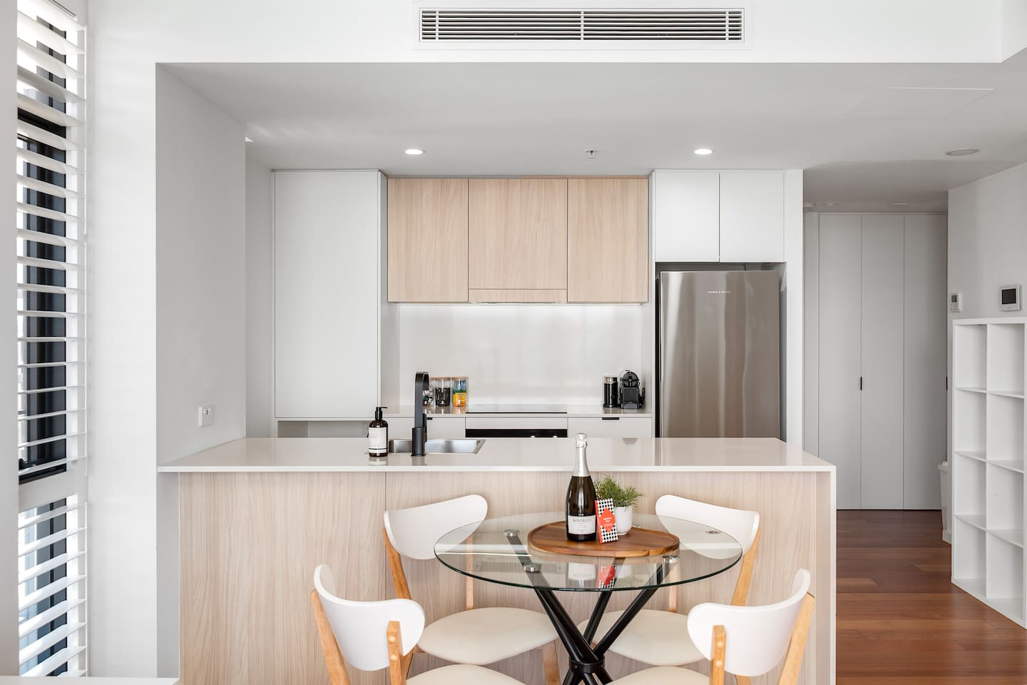 Stella Harbour Views, Parking & Walkable 6