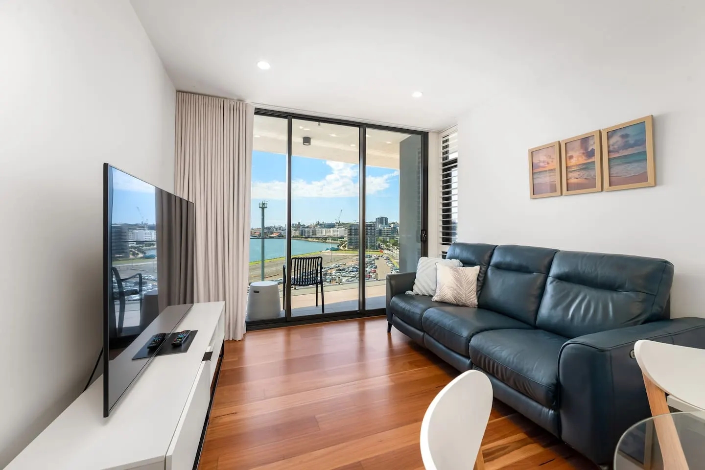Stella Harbour Views, Parking & Walkable 7
