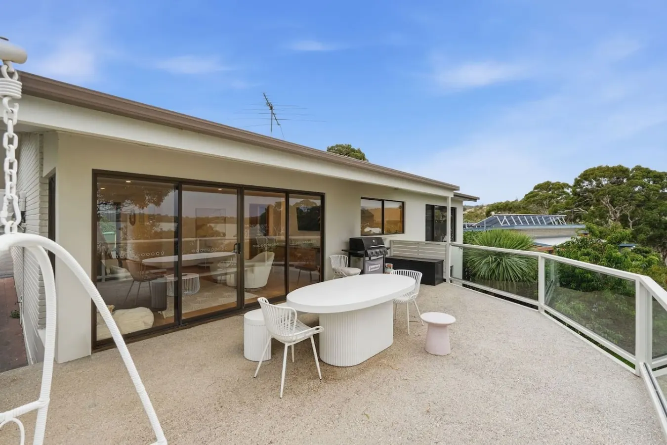 Seagrass Coastal Retreat with direct beach access 10