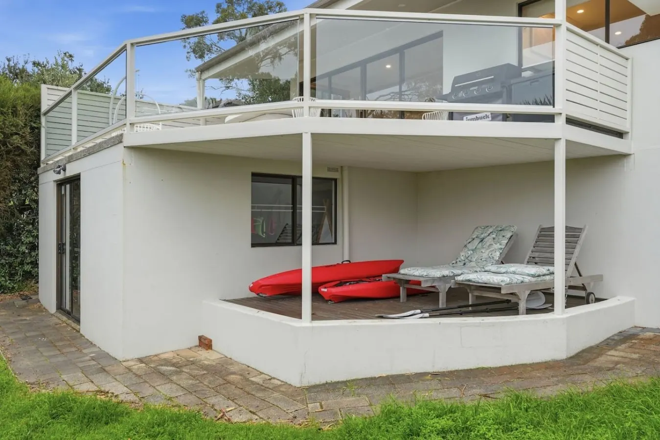 Seagrass Coastal Retreat with direct beach access 16