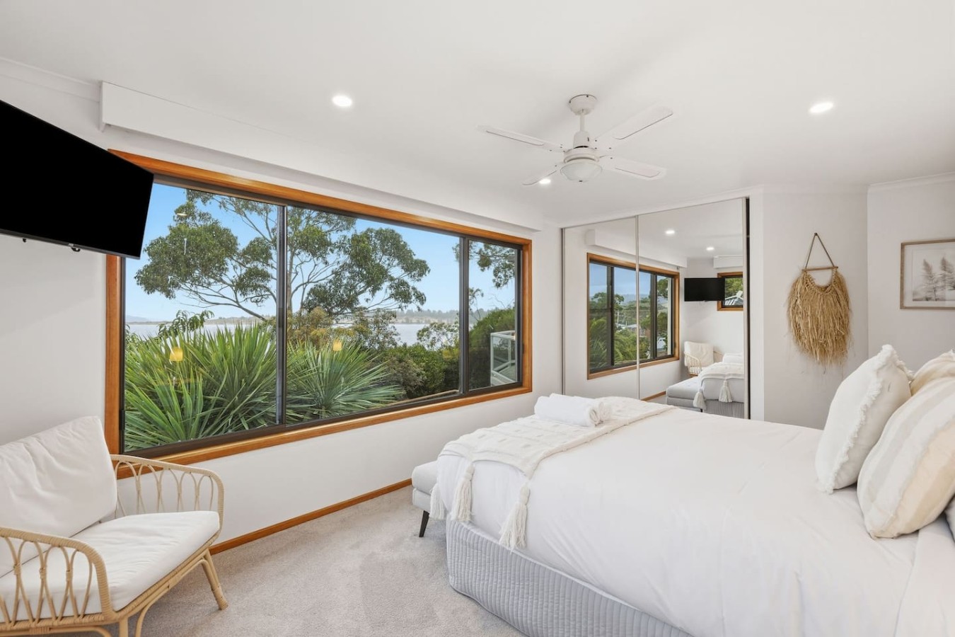 Seagrass Coastal Retreat with direct beach access — photo 4