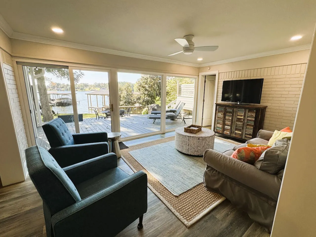 The Lake House at Sunset Bay 12