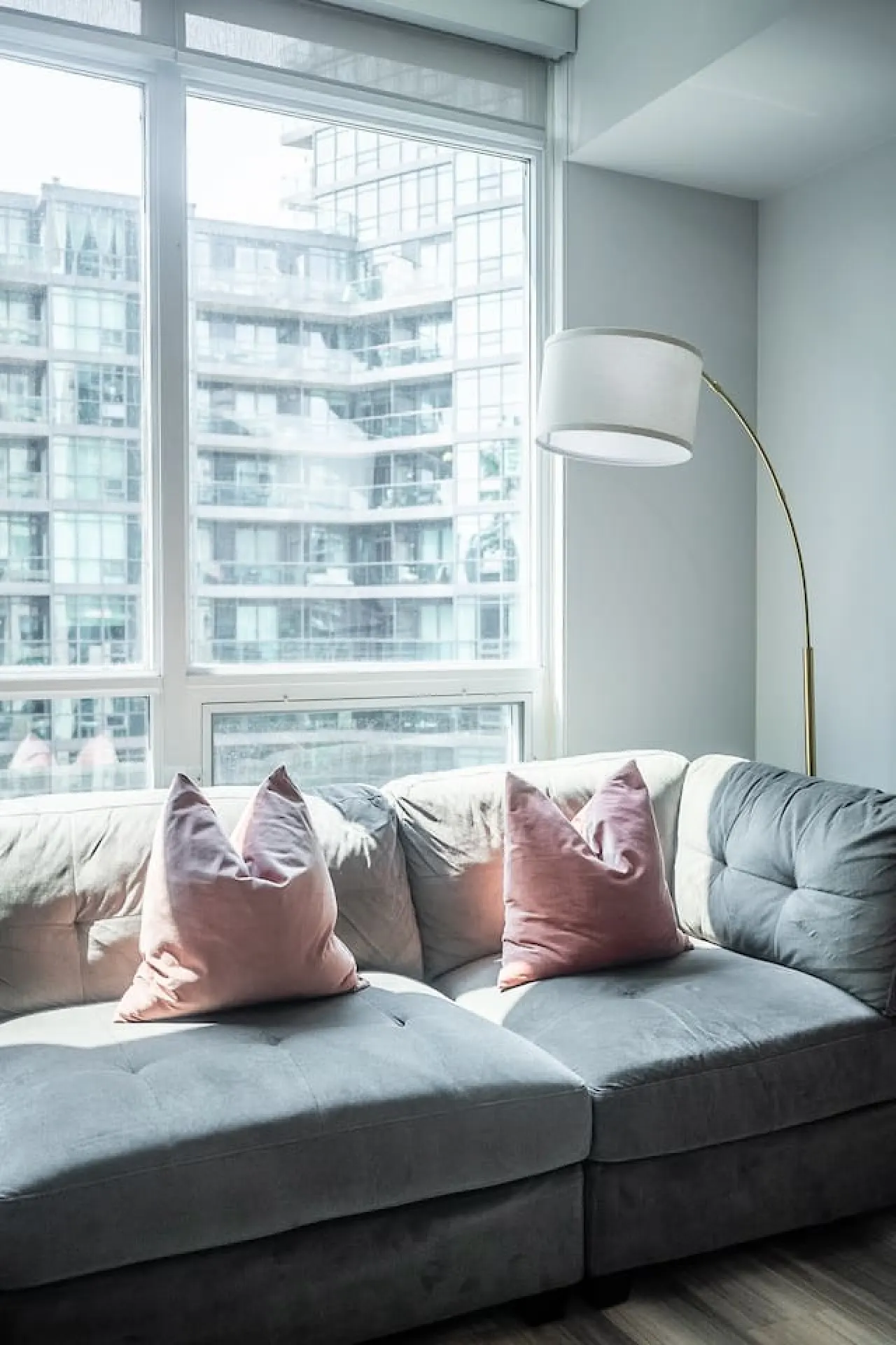 Bright Studio Condo Near Waterfront Parking 2
