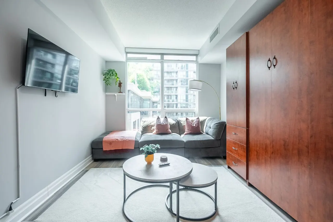 Bright Studio Condo Near Waterfront Parking 14