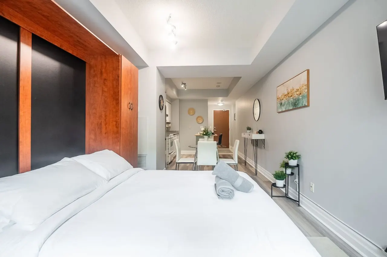 Bright Studio Condo Near Waterfront Parking 5