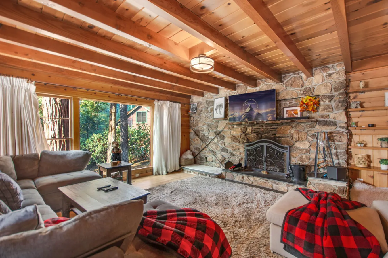 Idyllwild Retreat - Fire Pit, Views, Game Room — photo 4