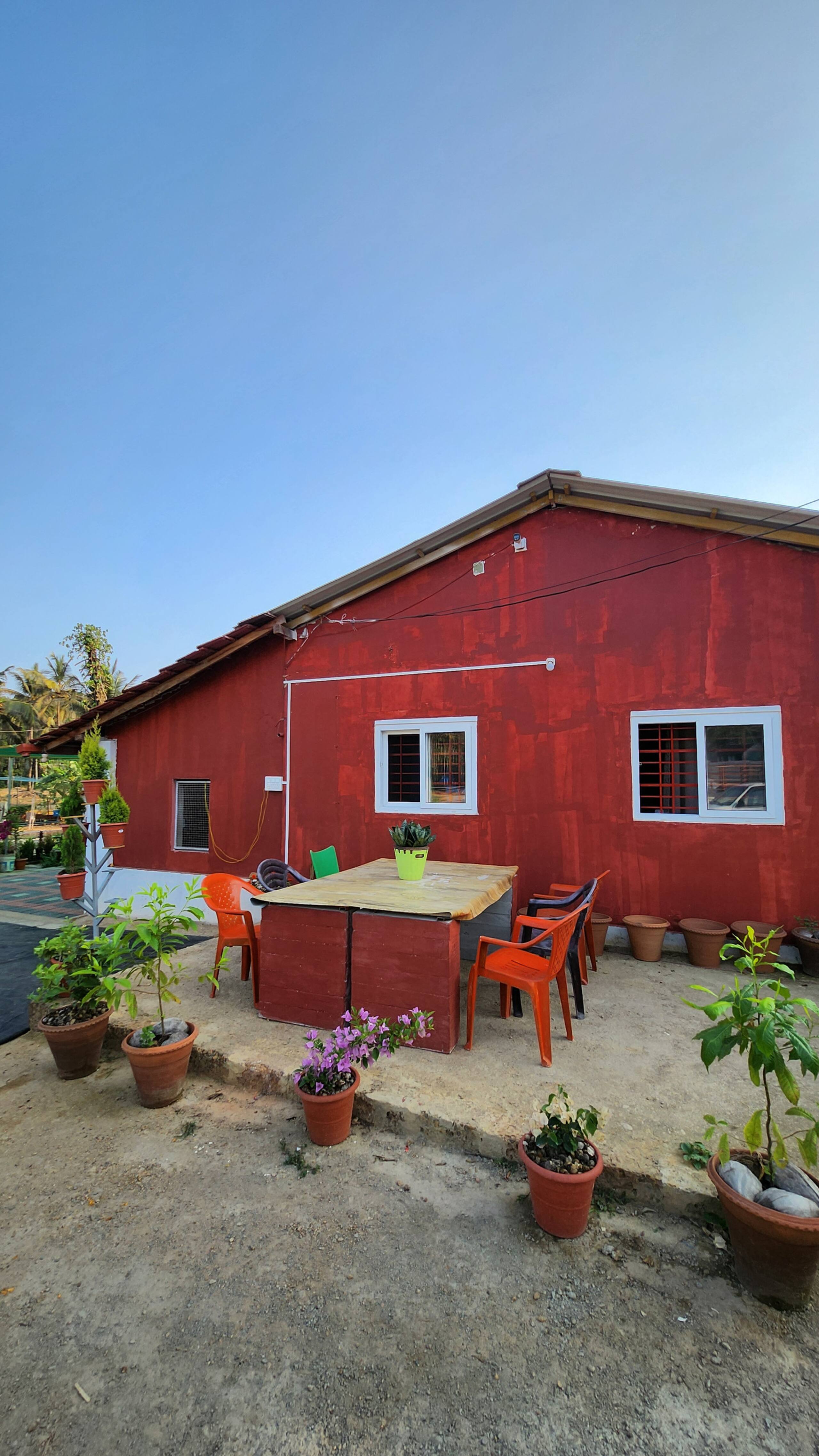 Unique farmhouse. 39 mins from Honnavar. 30