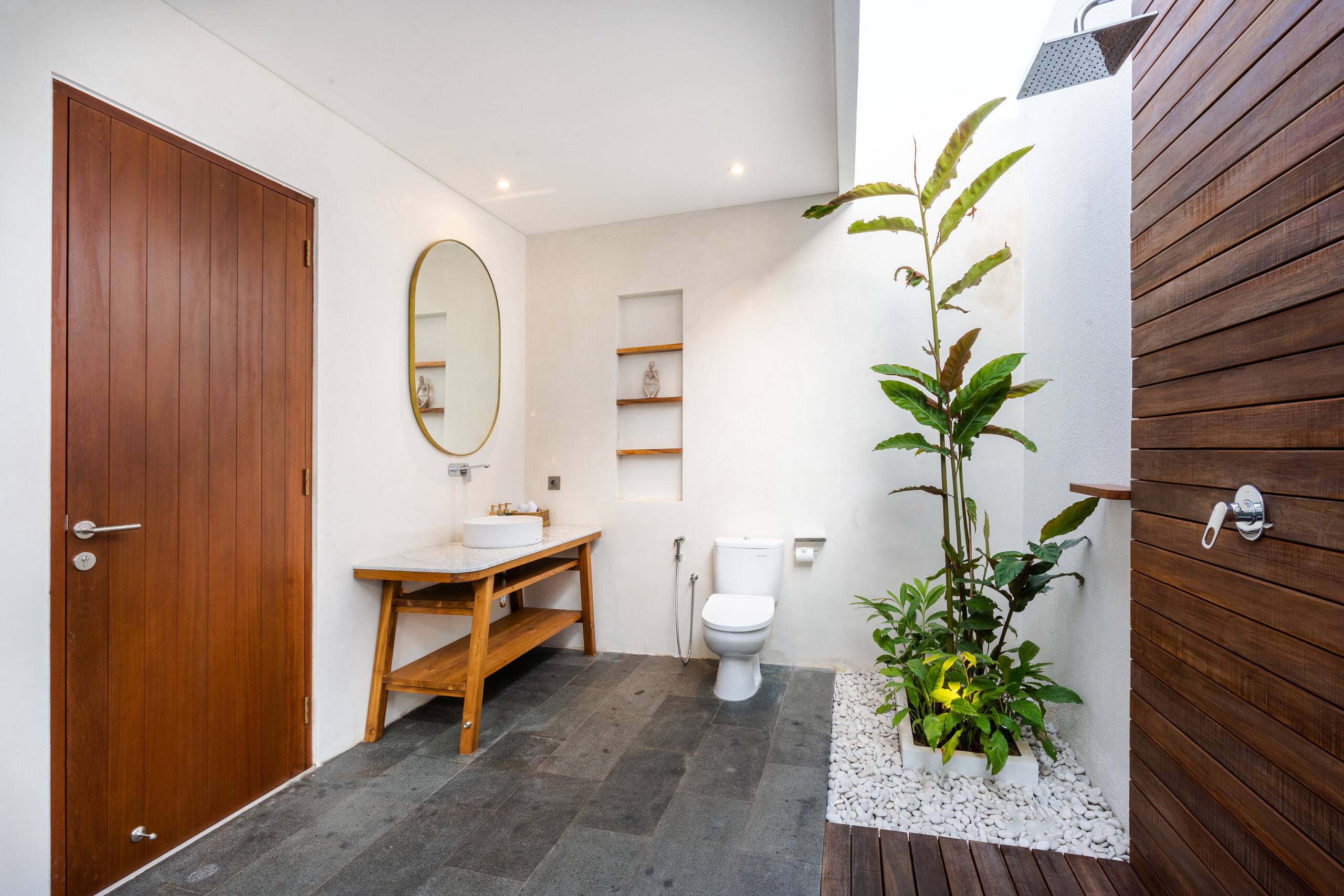 J4 Villas Sanur 1BR Closed LivingRoom GardenView 9