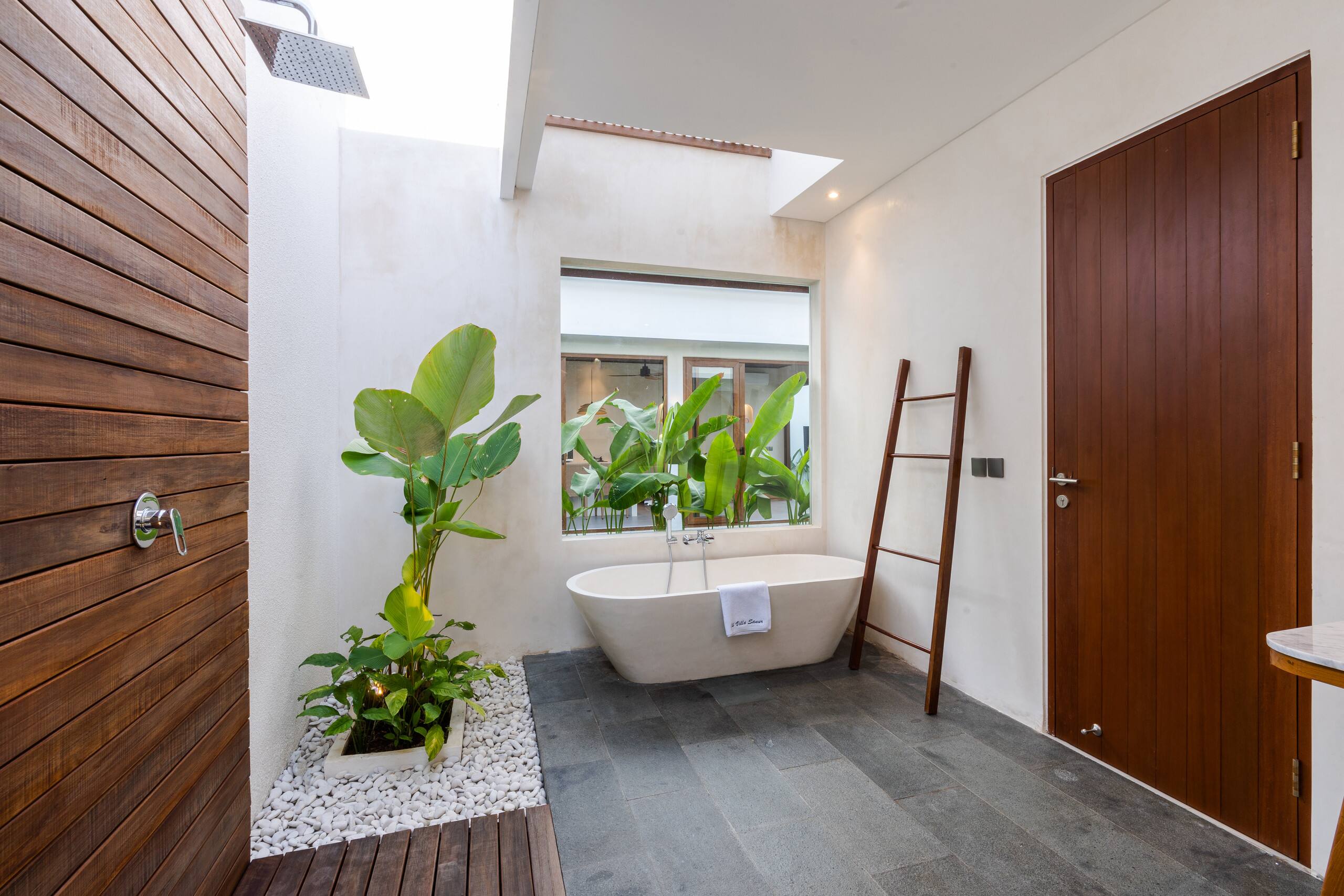 J4 Villas Sanur 1BR Closed LivingRoom GardenView — photo 4