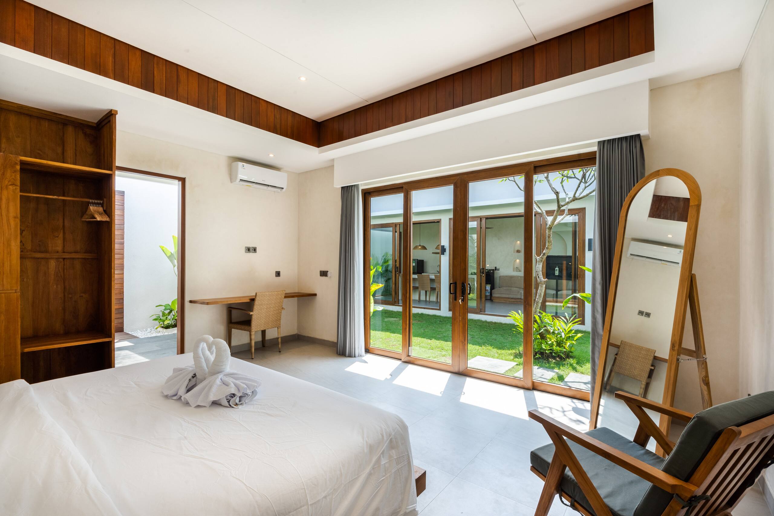 J4 Villas Sanur 1BR Closed LivingRoom GardenView