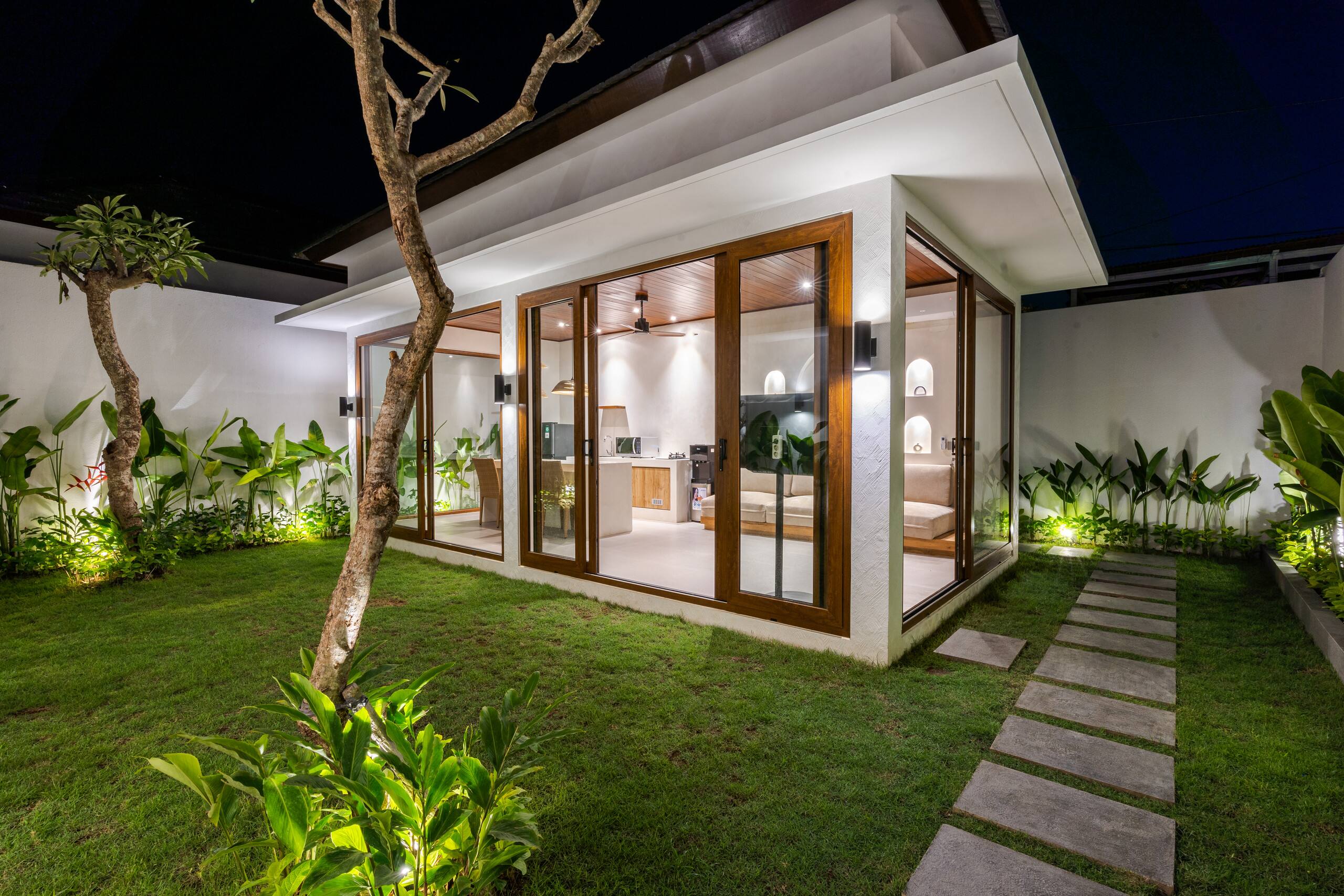 J4 Villas Sanur 1BR Closed LivingRoom GardenView 13