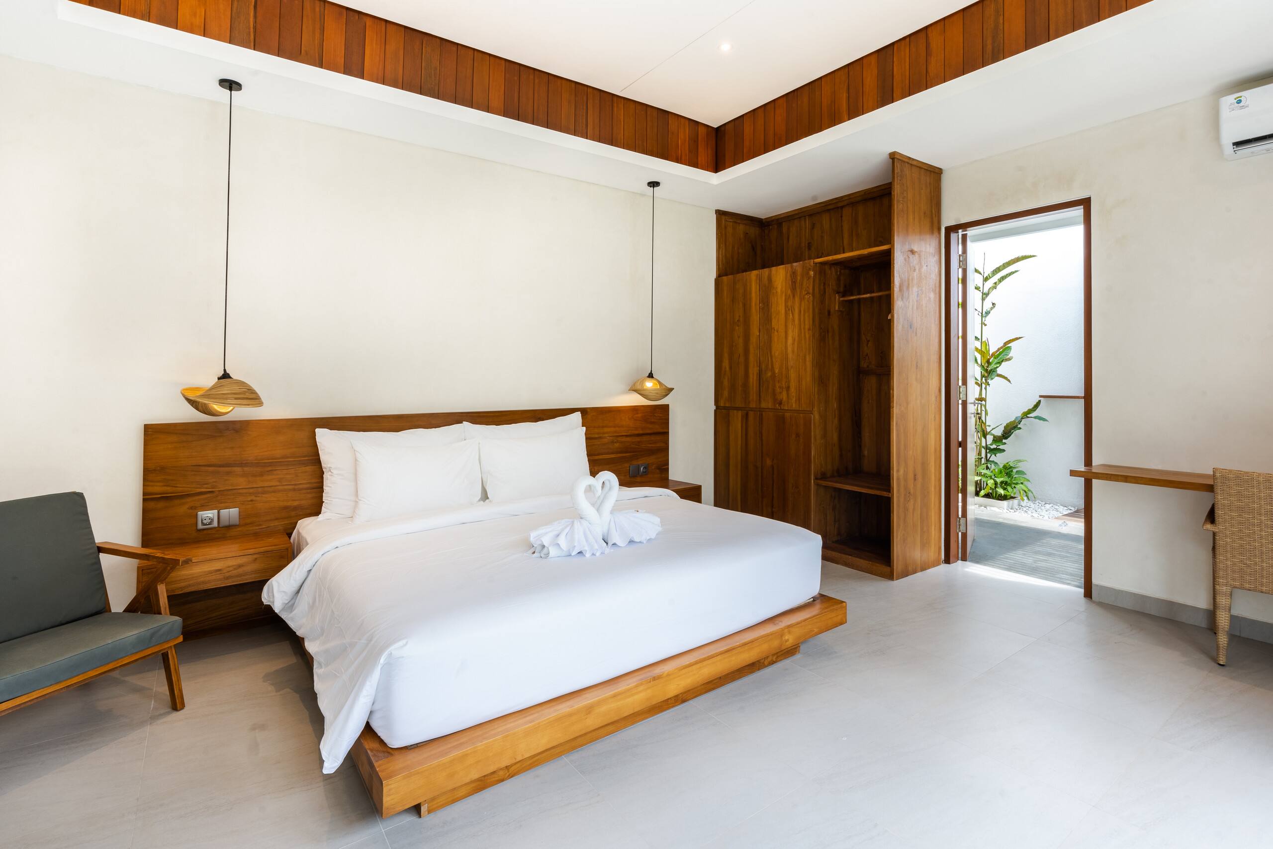 J4 Villas Sanur 1BR Closed LivingRoom GardenView — photo 2