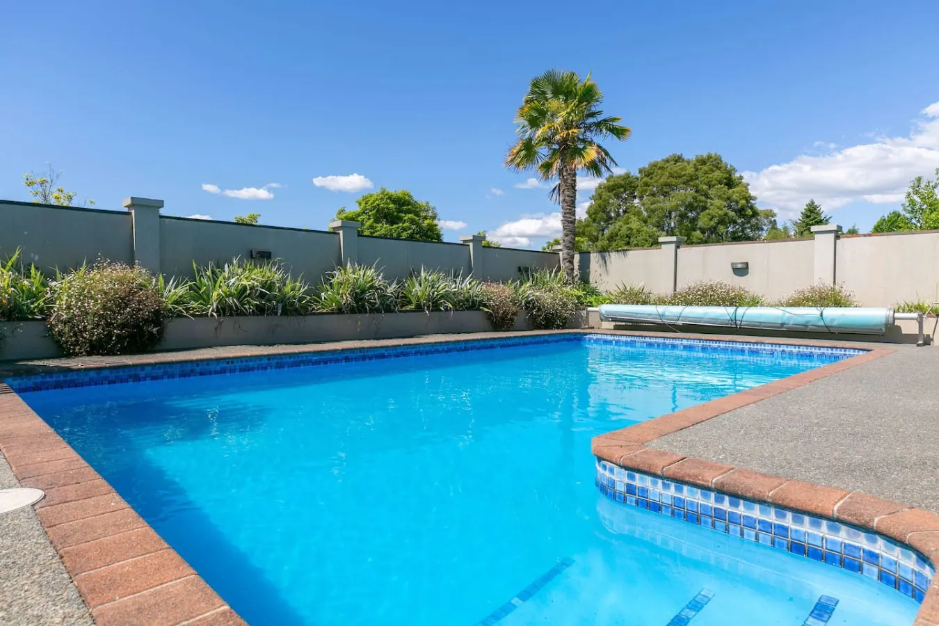 Watene Lodge - Spacious 5 Star Home with Pool 2