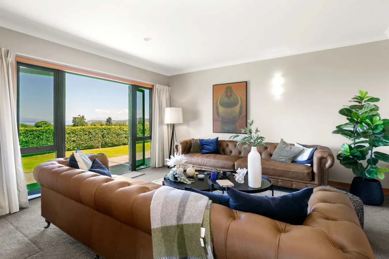 Watene Lodge - Spacious 5 Star Home with Pool 17