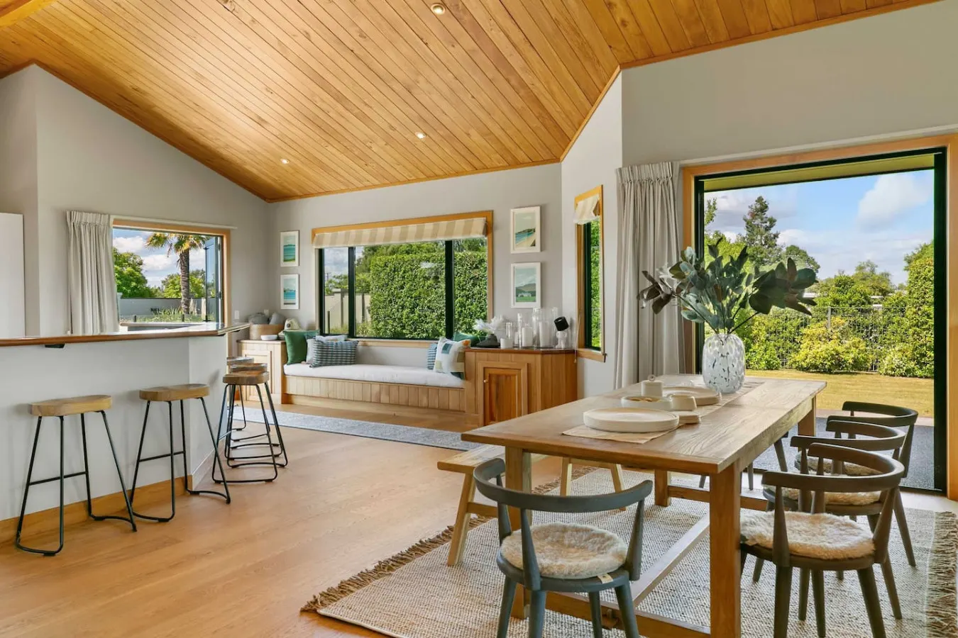 Watene Lodge - Spacious 5 Star Home with Pool 6