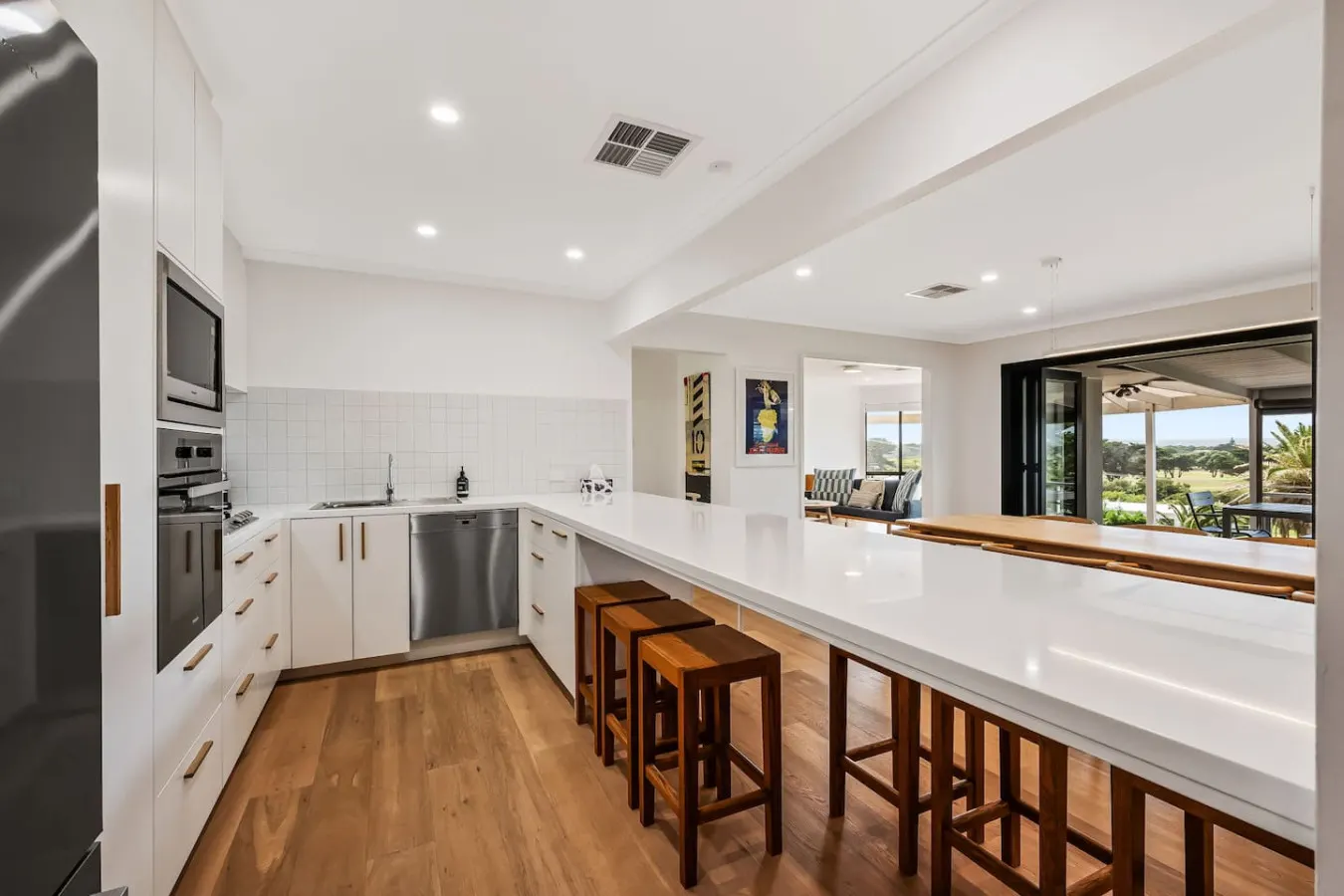 Coastal Retreat—Treetop Outlooks by Goolwa Beach 11