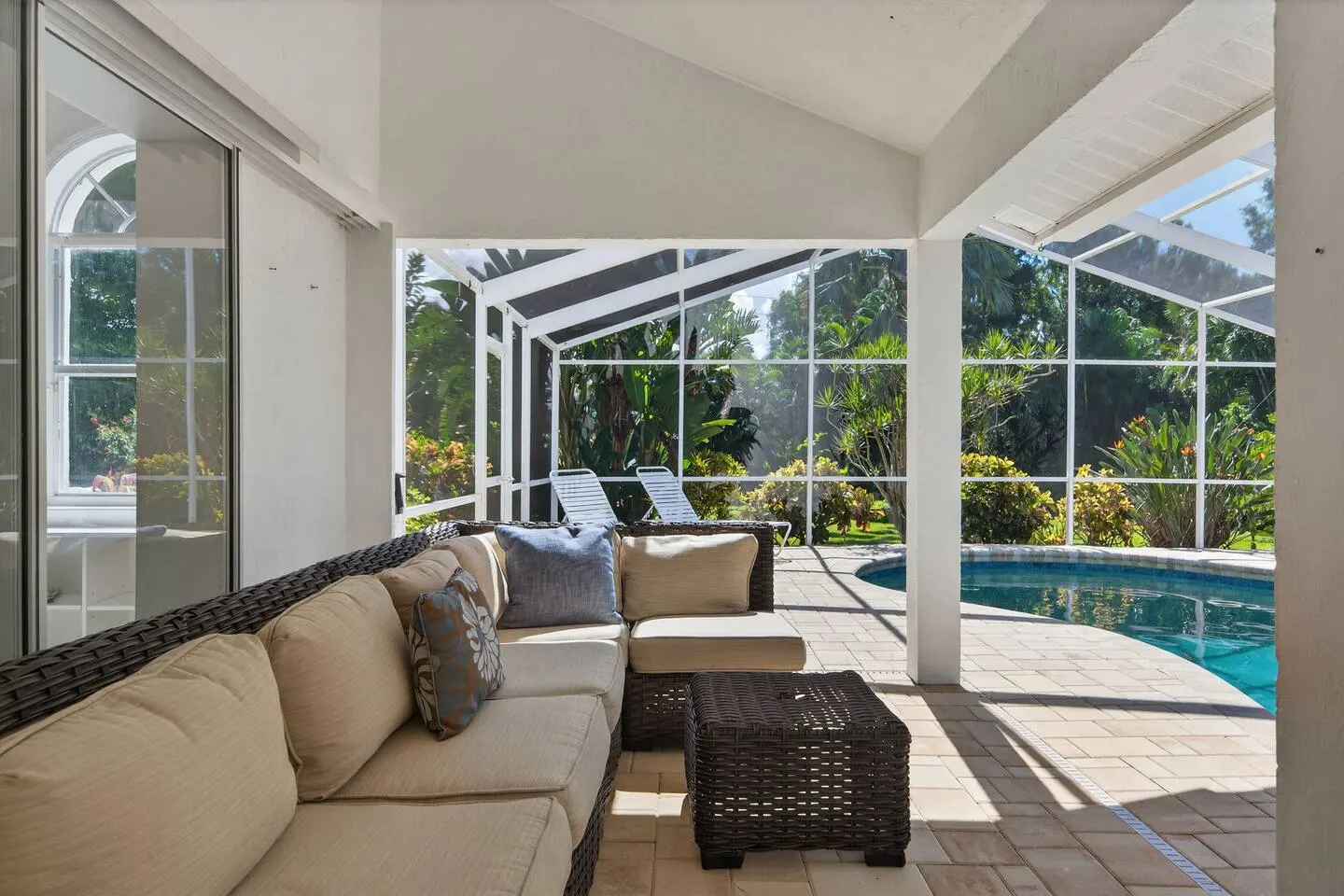 Seabreeze Pool Retreat 5