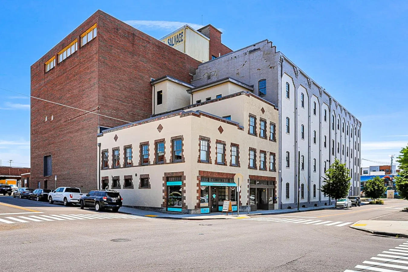 White Lily Leisure ~ Walk to Downtown & Old City 19