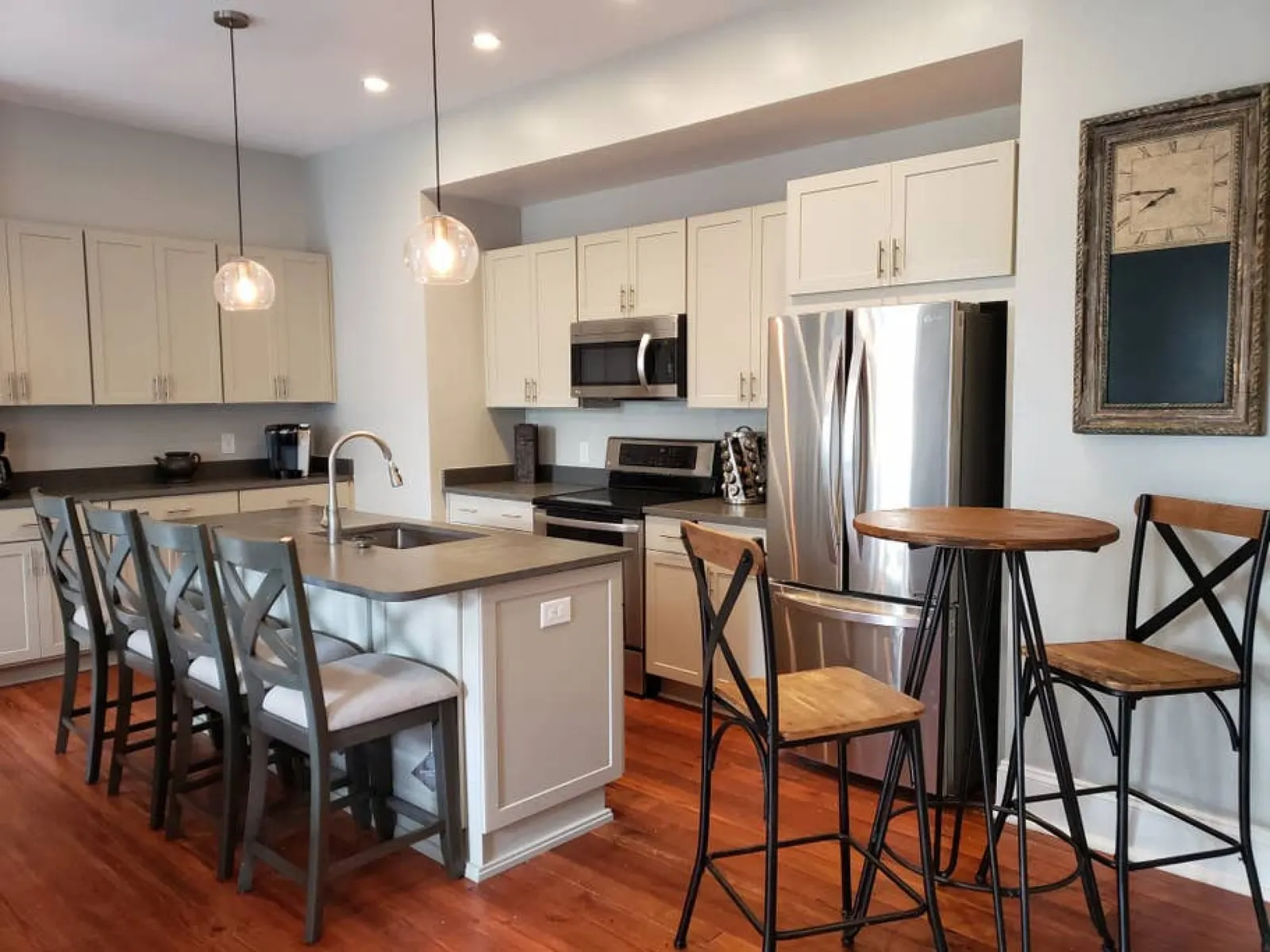 236 Oglethorpe st B Newly Renovated 4 bed 3 bath & 2 Parking Spots 2