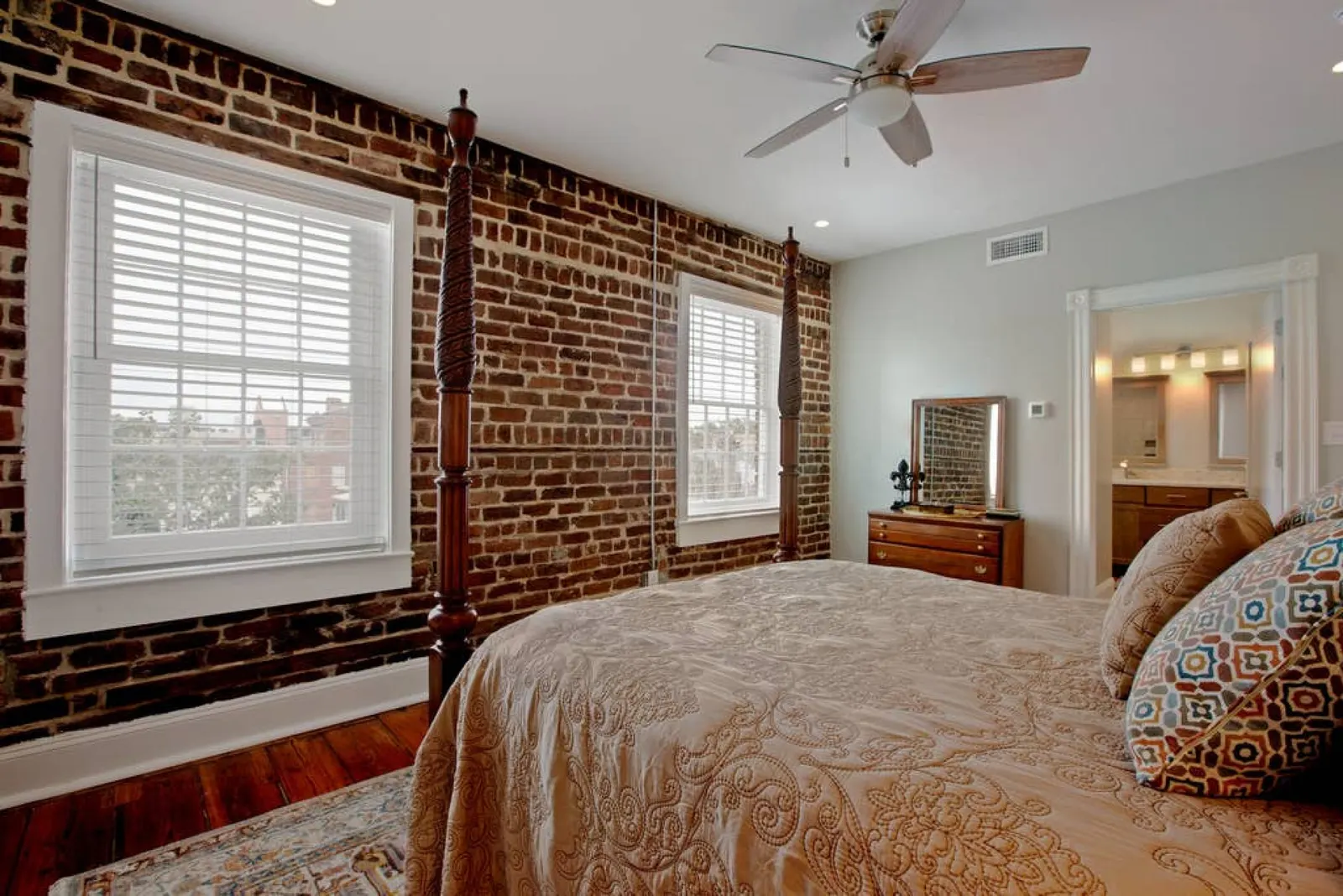 236 Oglethorpe st B Newly Renovated 4 bed 3 bath & 2 Parking Spots 13