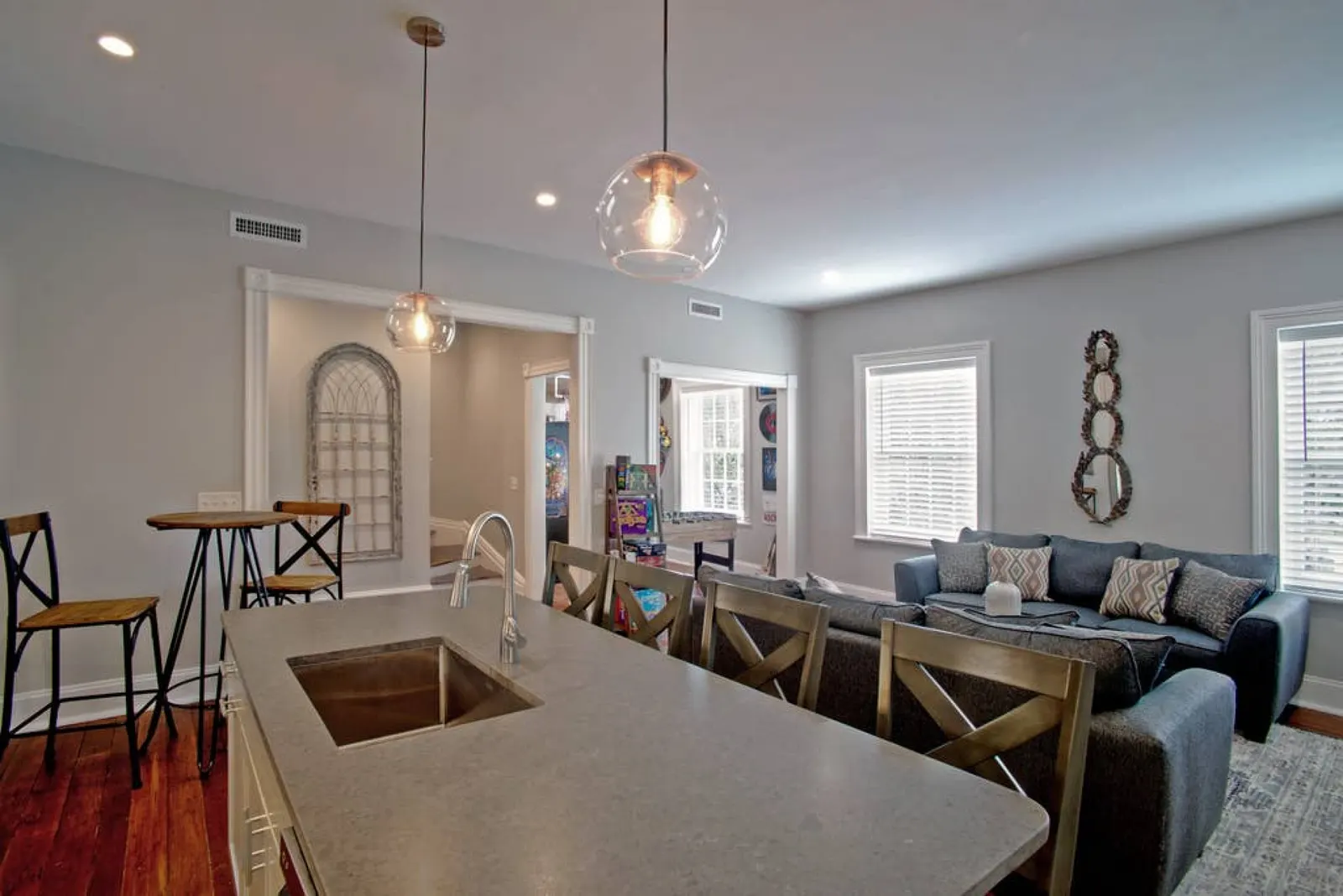 236 Oglethorpe st B Newly Renovated 4 bed 3 bath & 2 Parking Spots 4