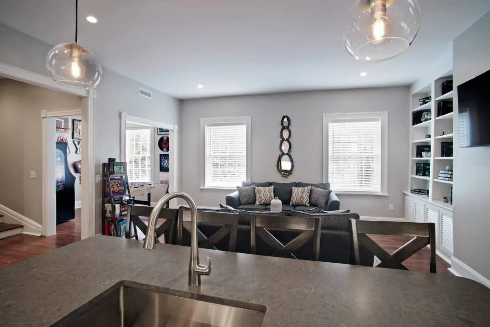 236 Oglethorpe st B Newly Renovated 4 bed 3 bath & 2 Parking Spots 5