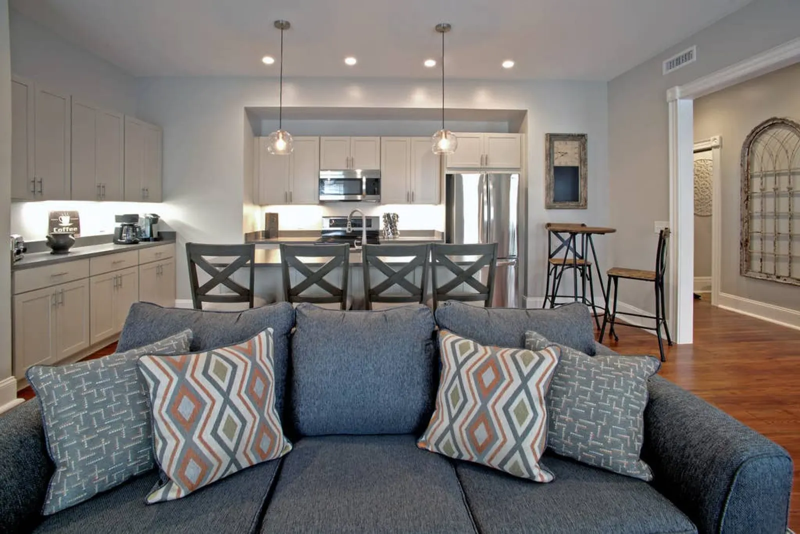 236 Oglethorpe st B Newly Renovated 4 bed 3 bath & 2 Parking Spots 6