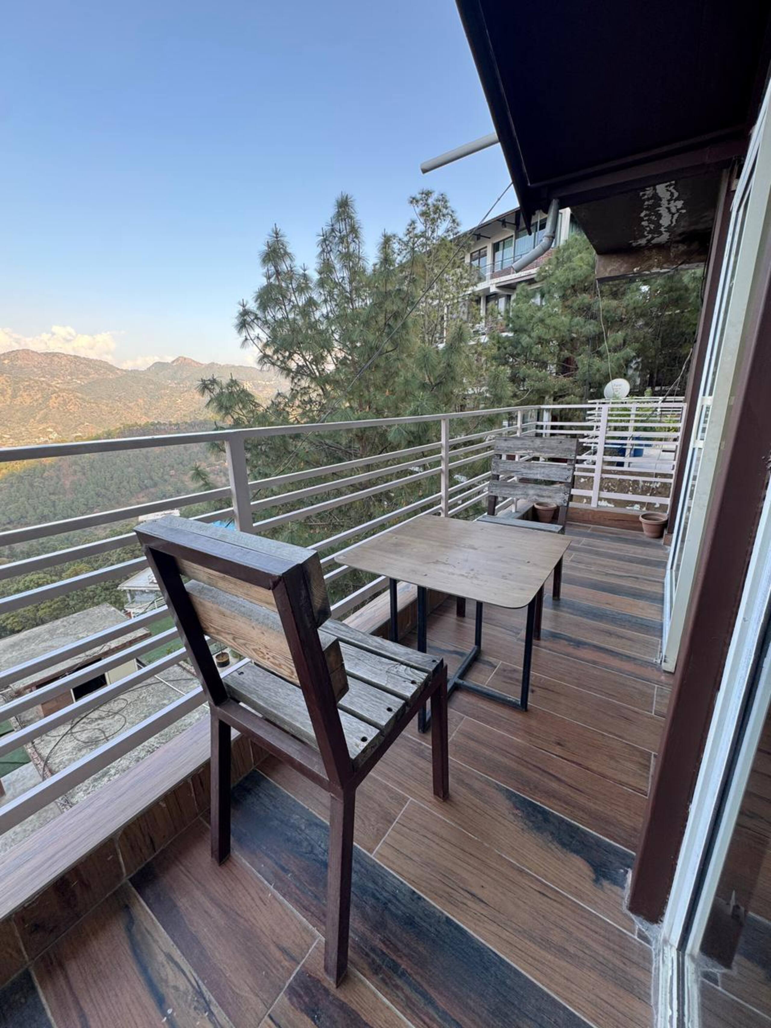 Studio Room/Mountain View/Terrace by Heaven Group 5