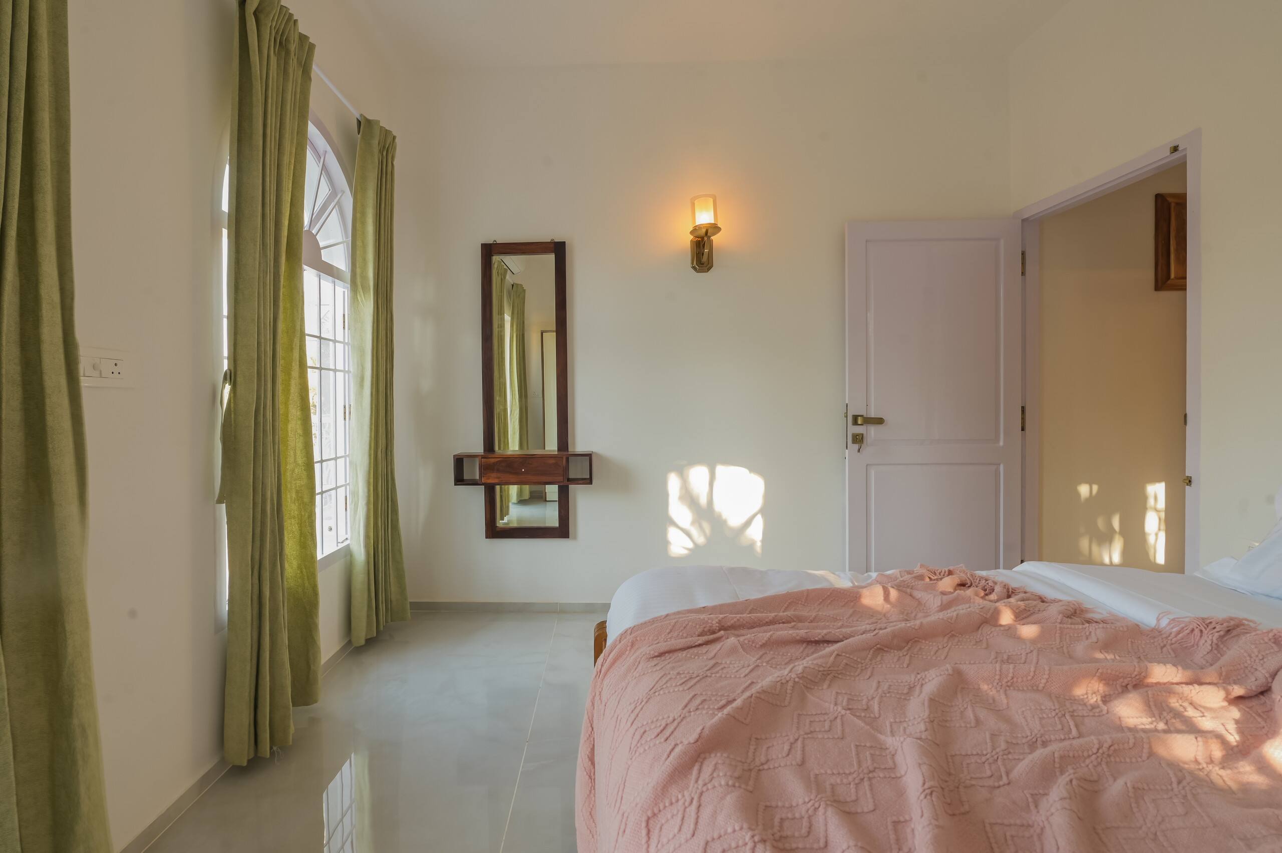 Casa De Alegria Goa / Bloom 22