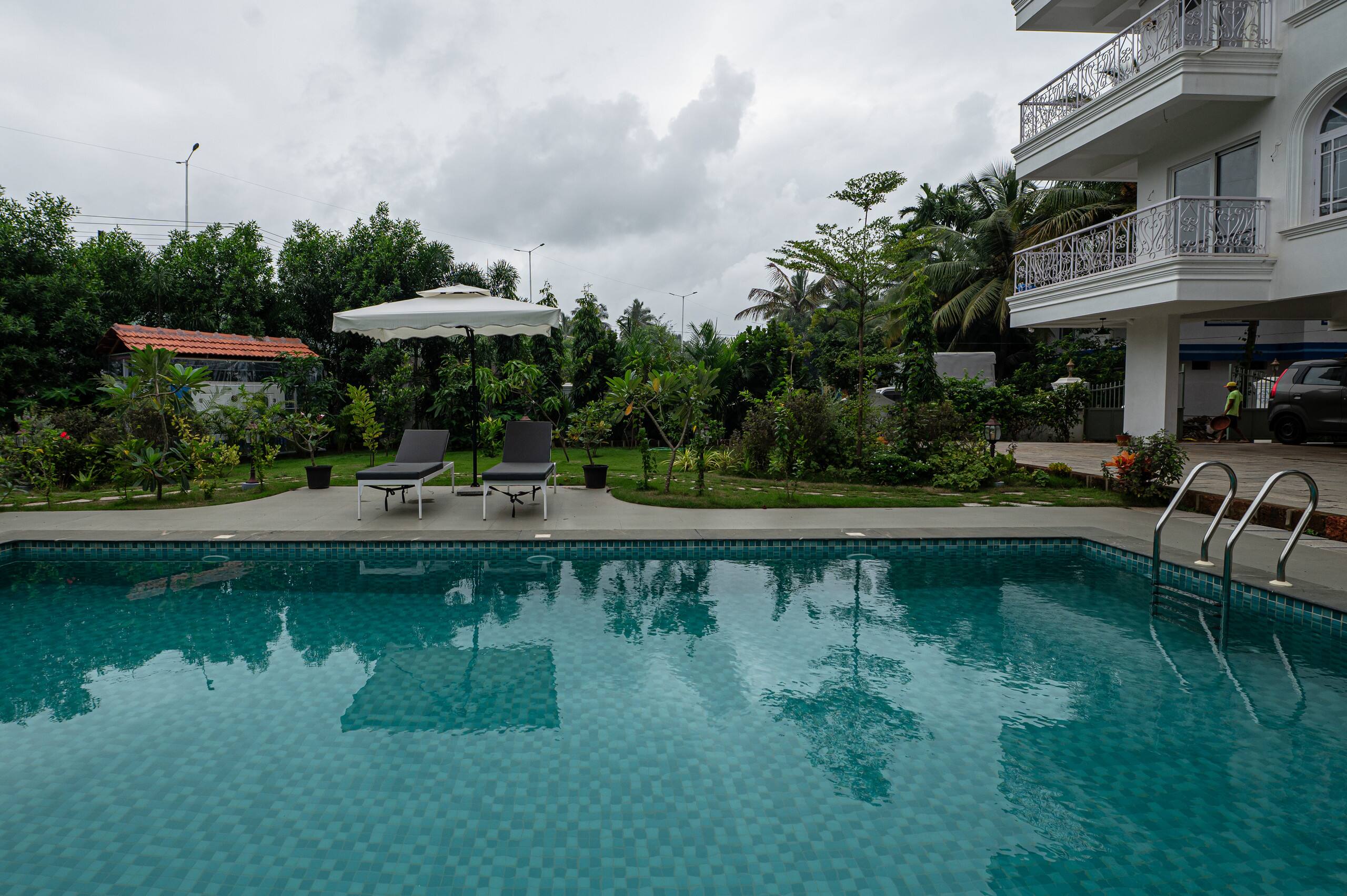 Casa De Alegria Goa / Bloom 37