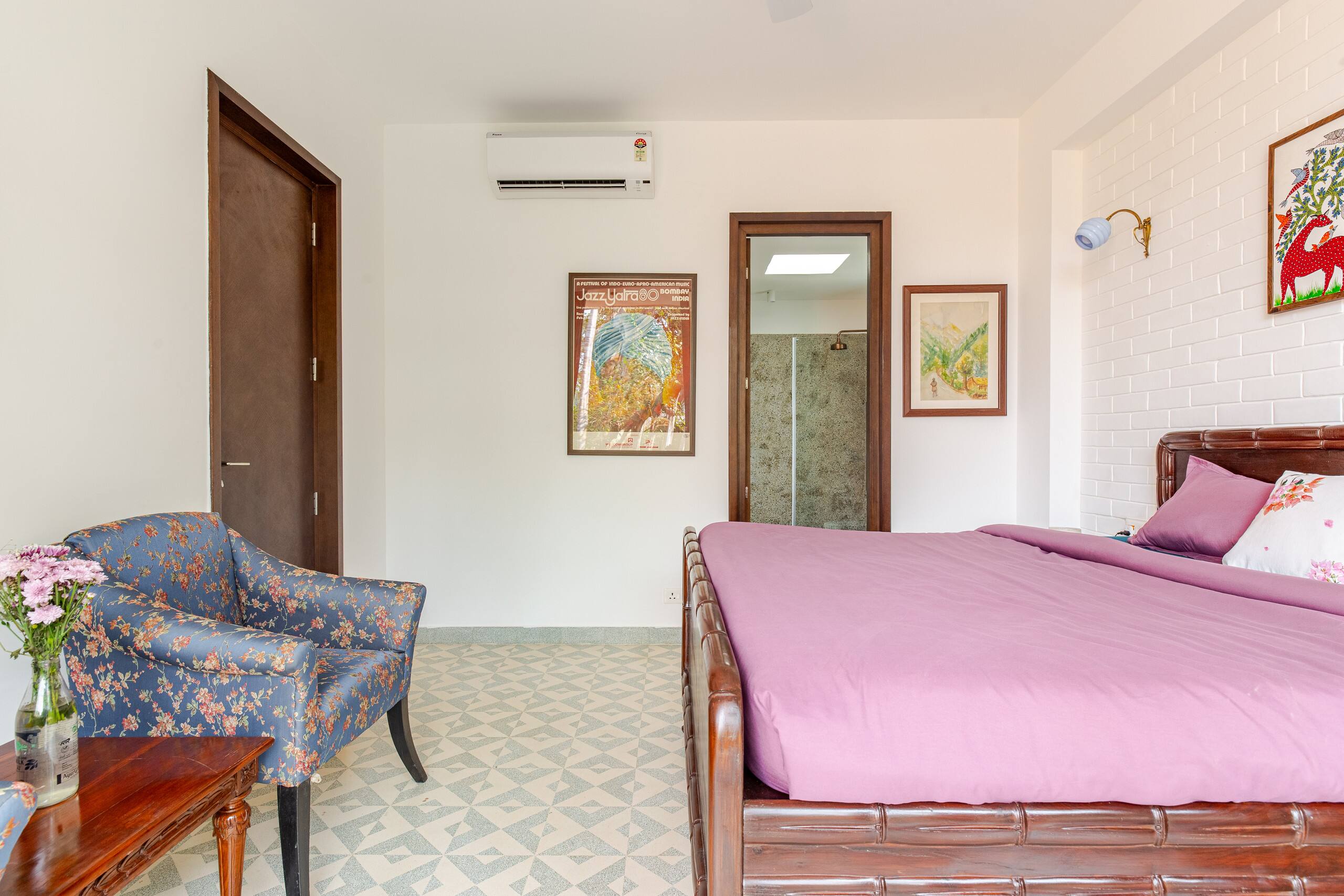 Artist's villa, private pool & garden, forest view 16