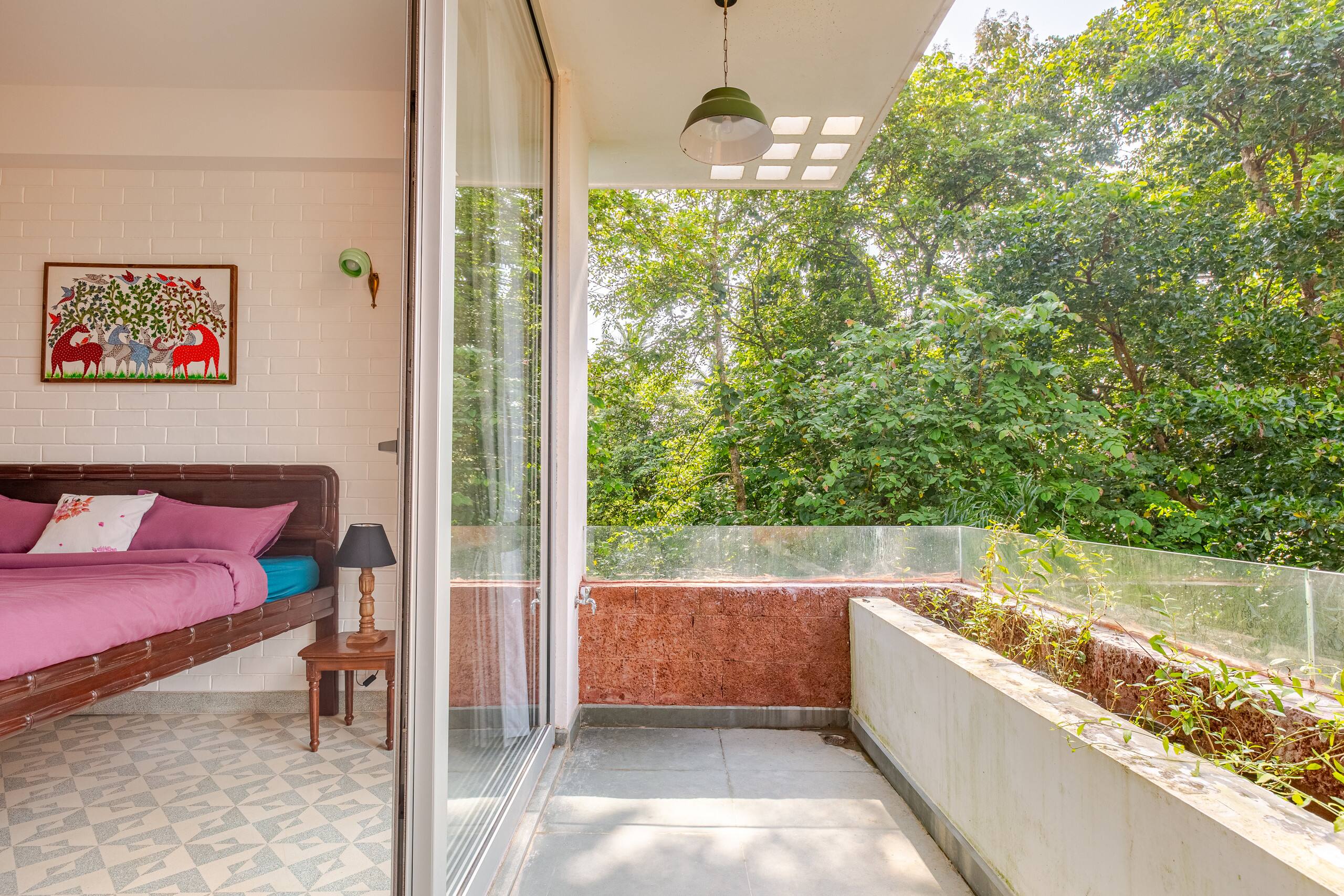 Artist's villa, private pool & garden, forest view 17