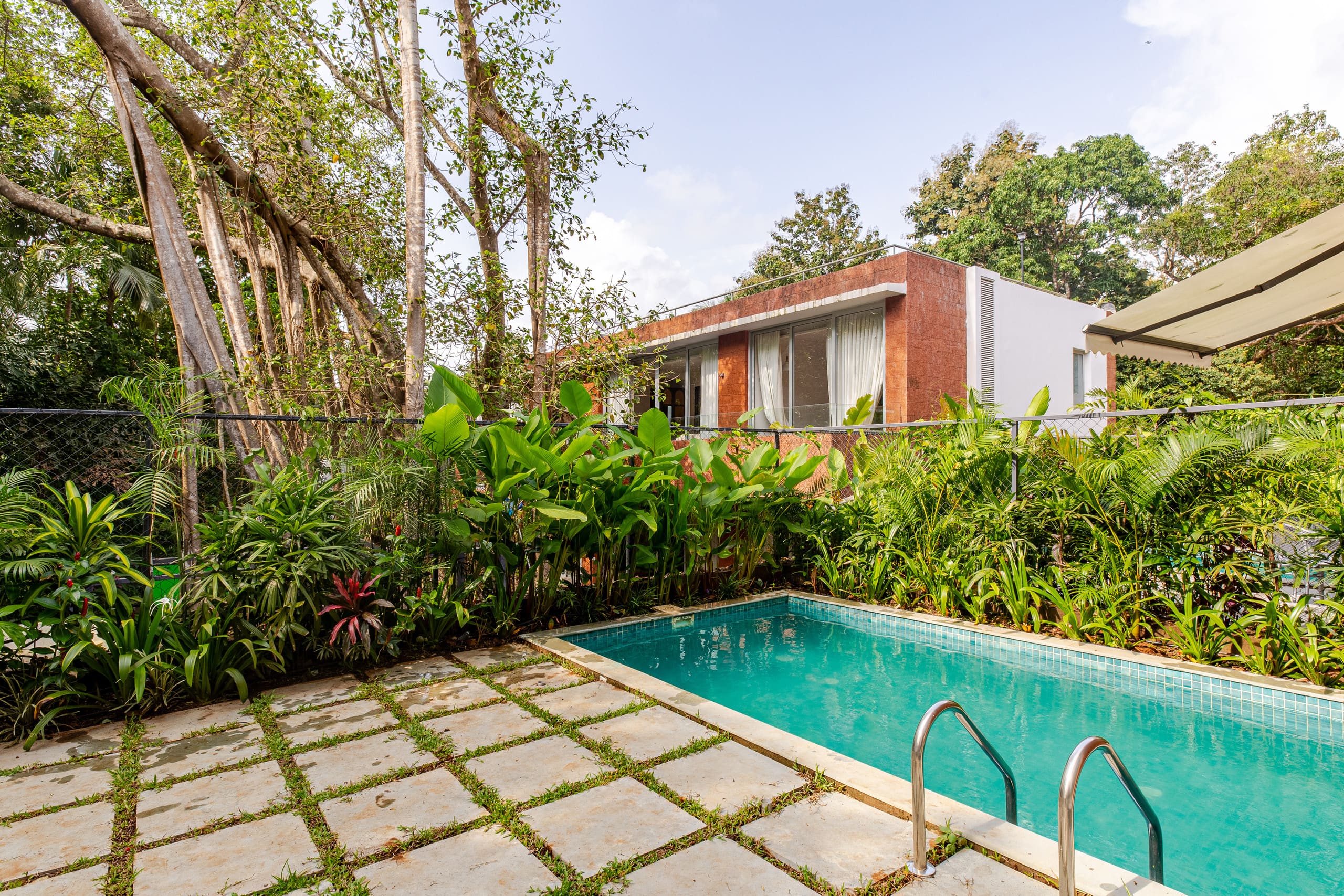 Artist's villa, private pool & garden, forest view — photo 3