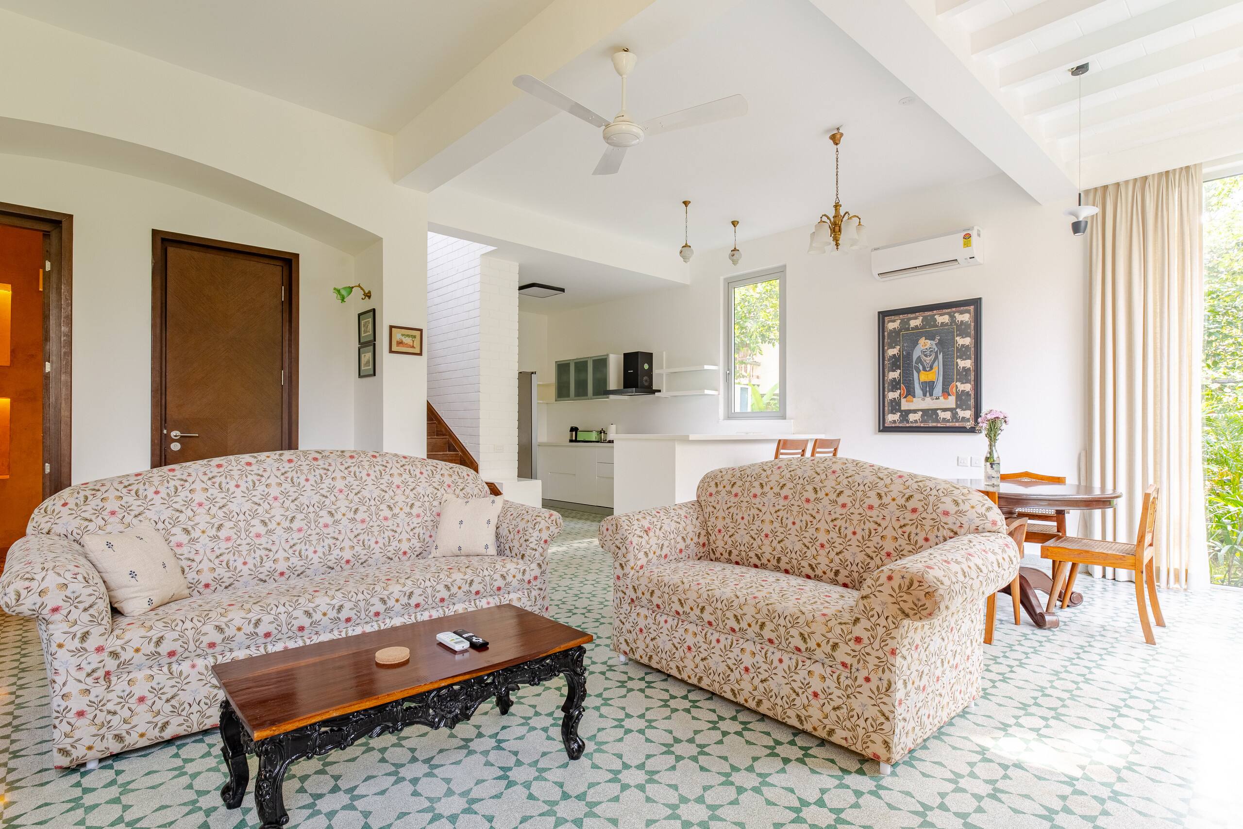 Artist's villa, private pool & garden, forest view 8