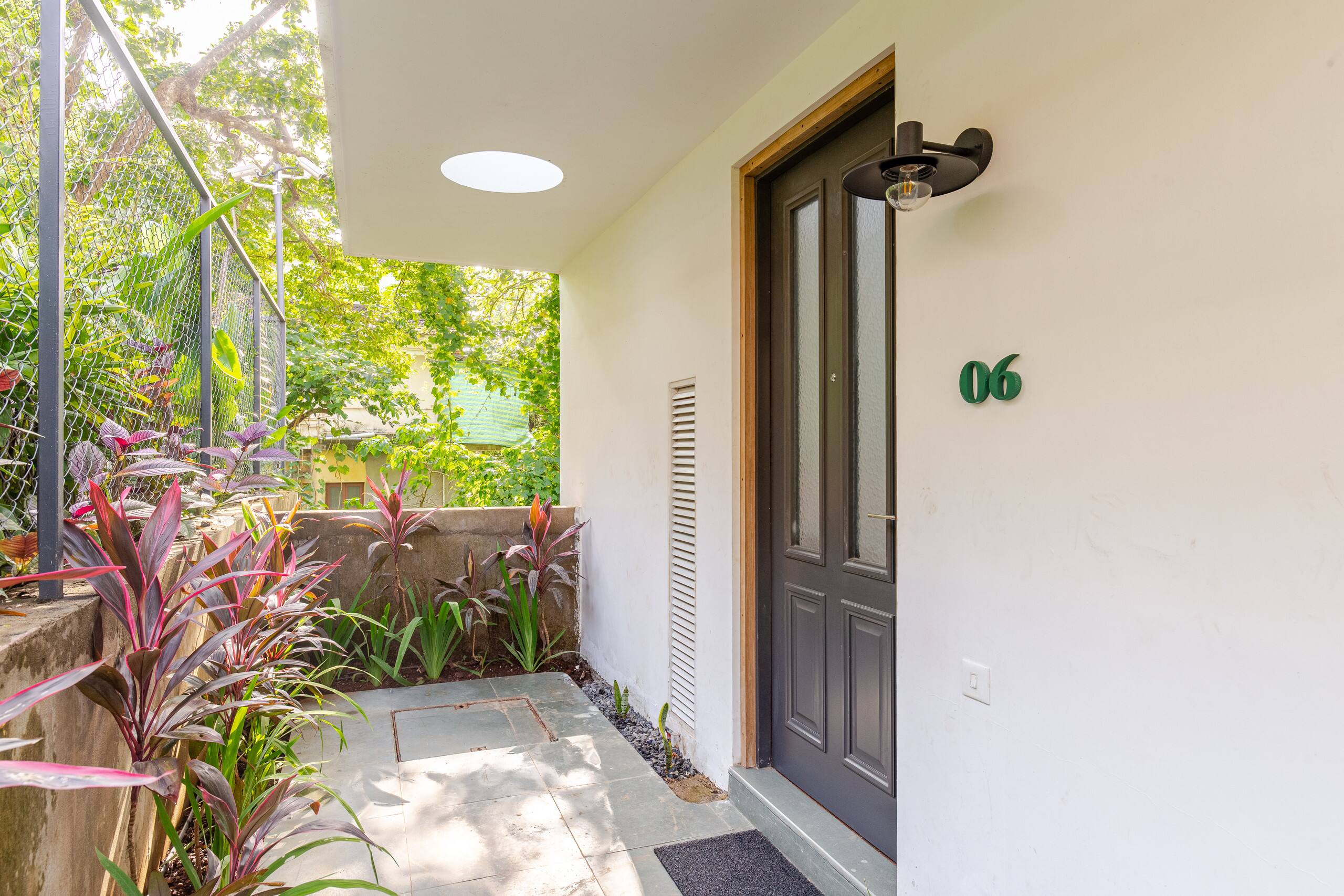 Artist's villa, private pool & garden, forest view 25