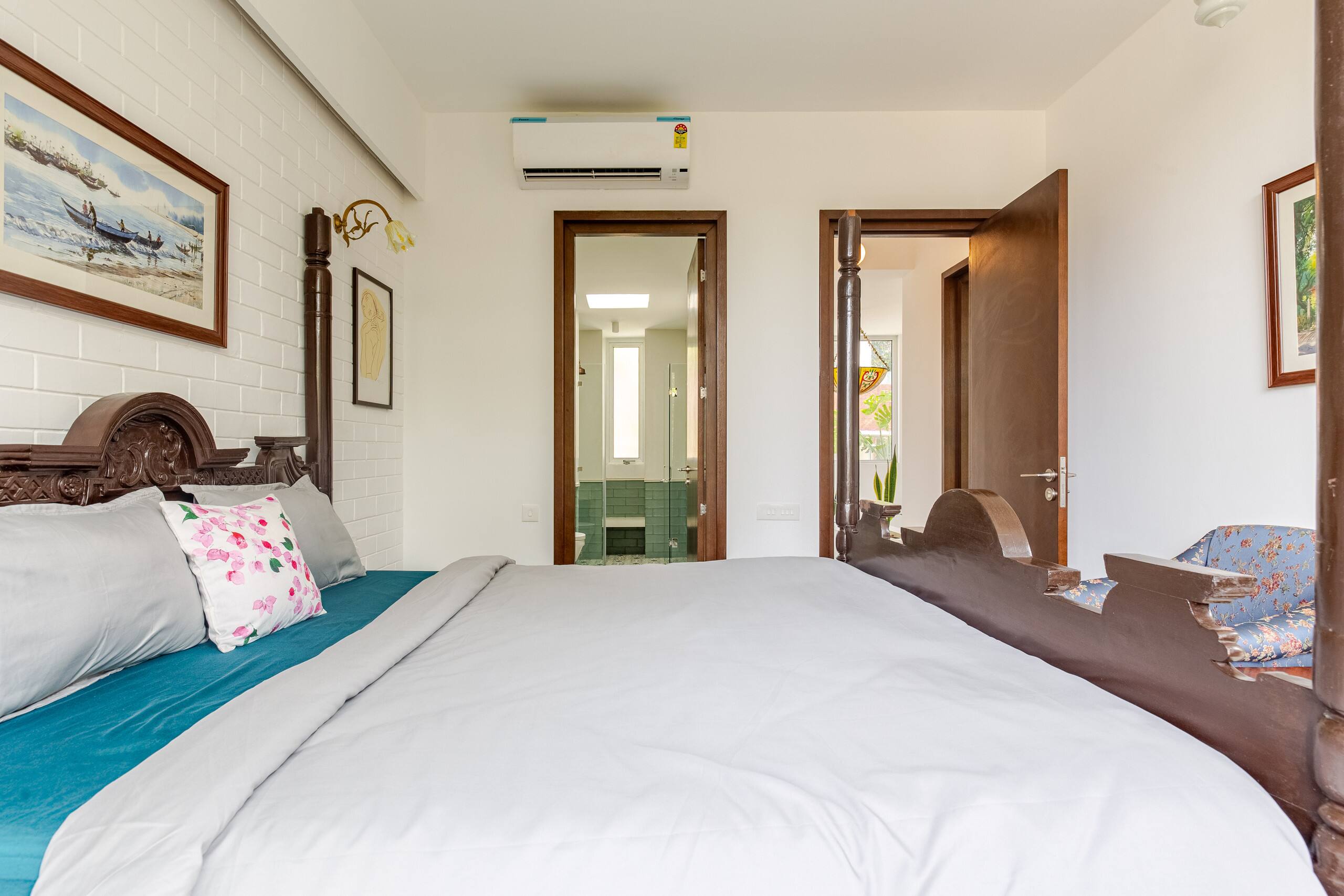 Artist's villa, private pool & garden, forest view 13