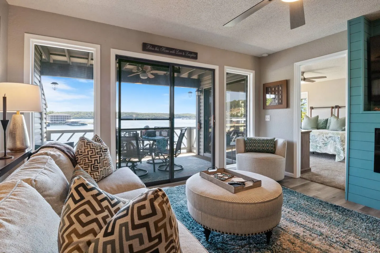 5 Star Condo* No Stairs*Fireplace*Cvd Patio — photo 3