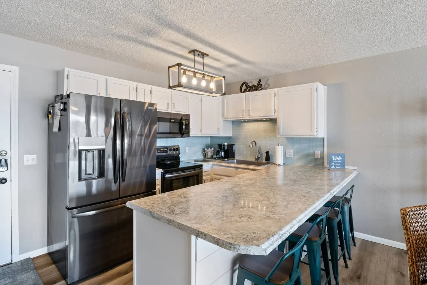 5 Star Condo* No Stairs*Fireplace*Cvd Patio 6