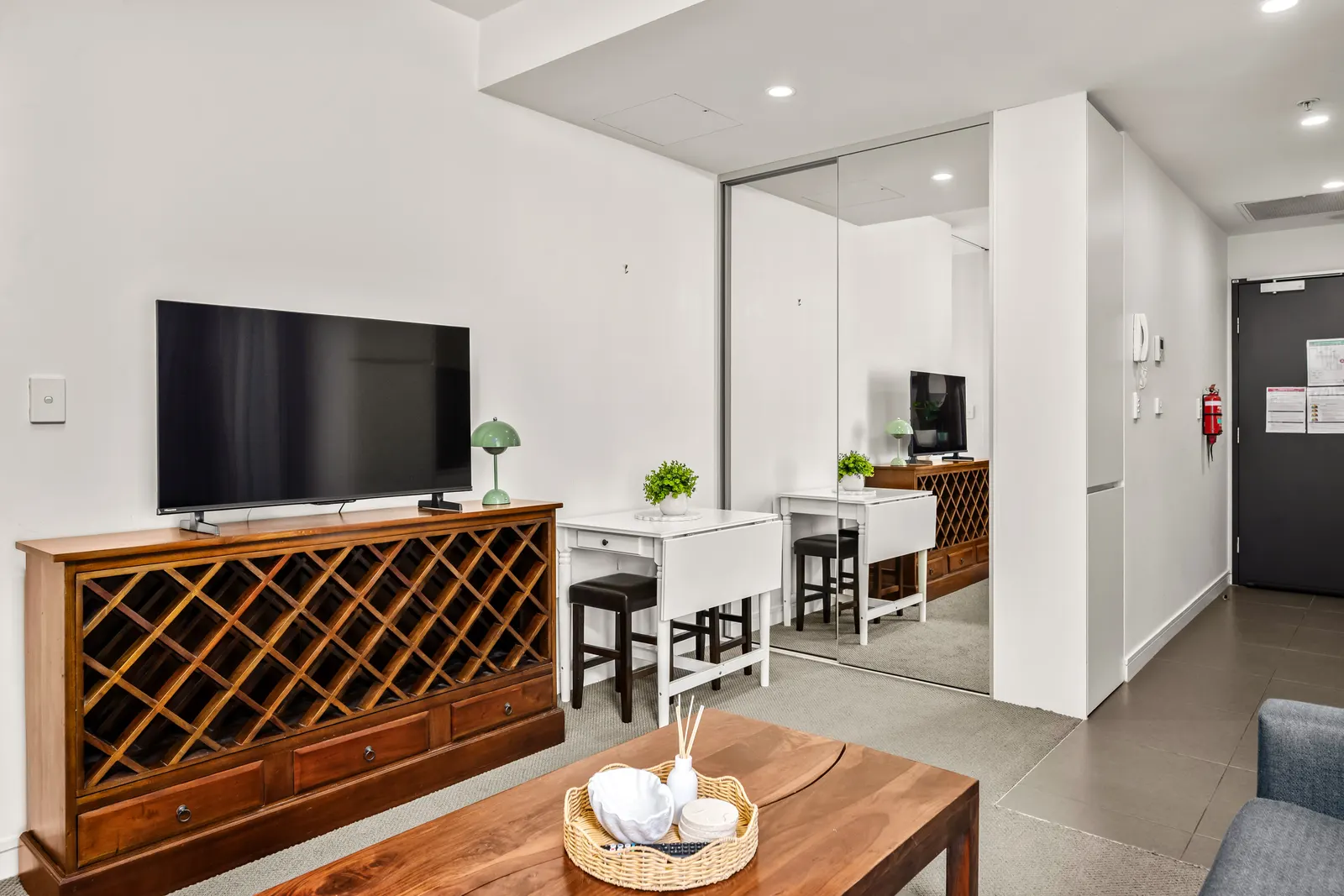 City Snug on Newcastle Beach - Parking Options 17