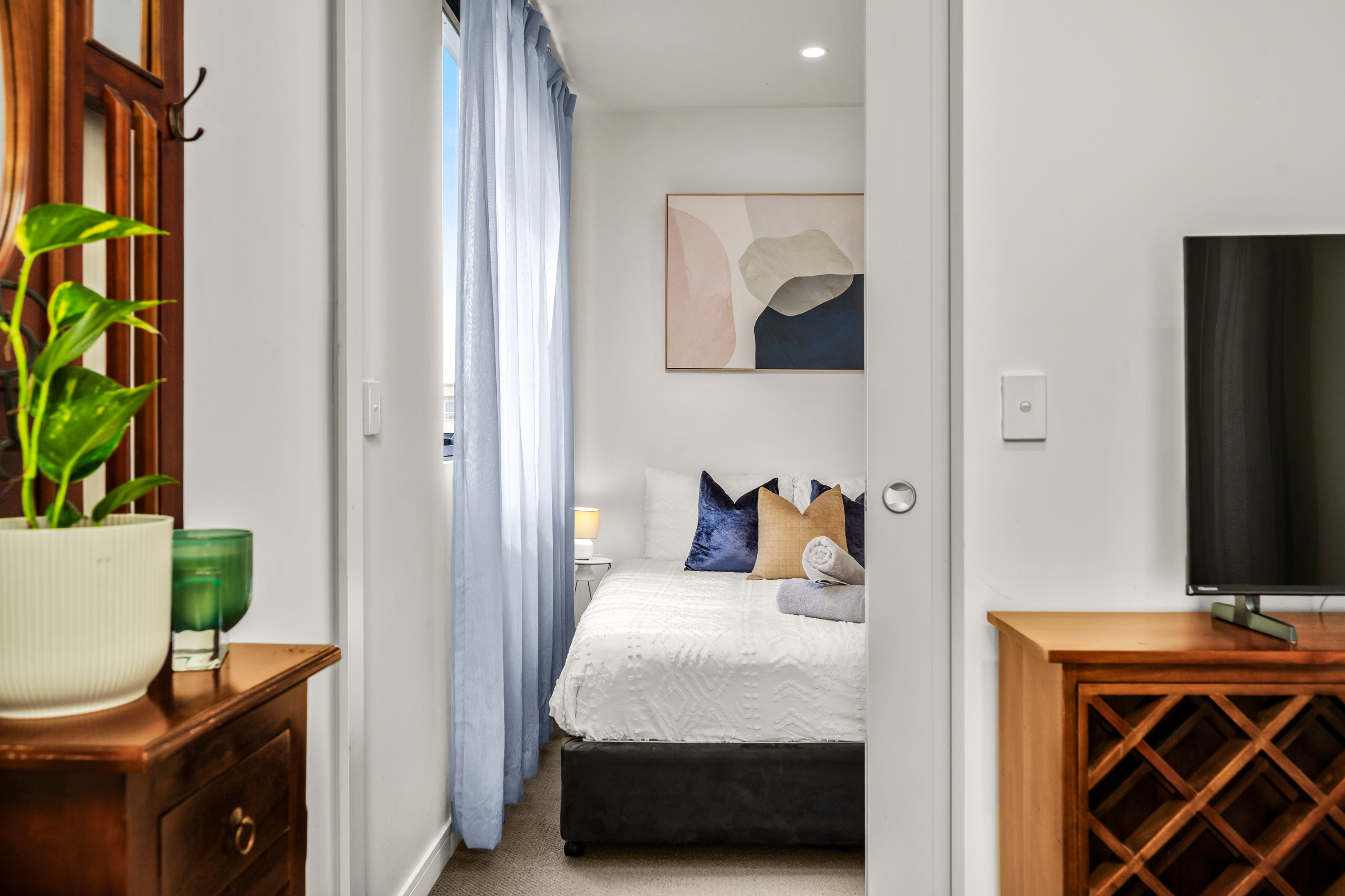 City Snug on Newcastle Beach - Parking Options 4