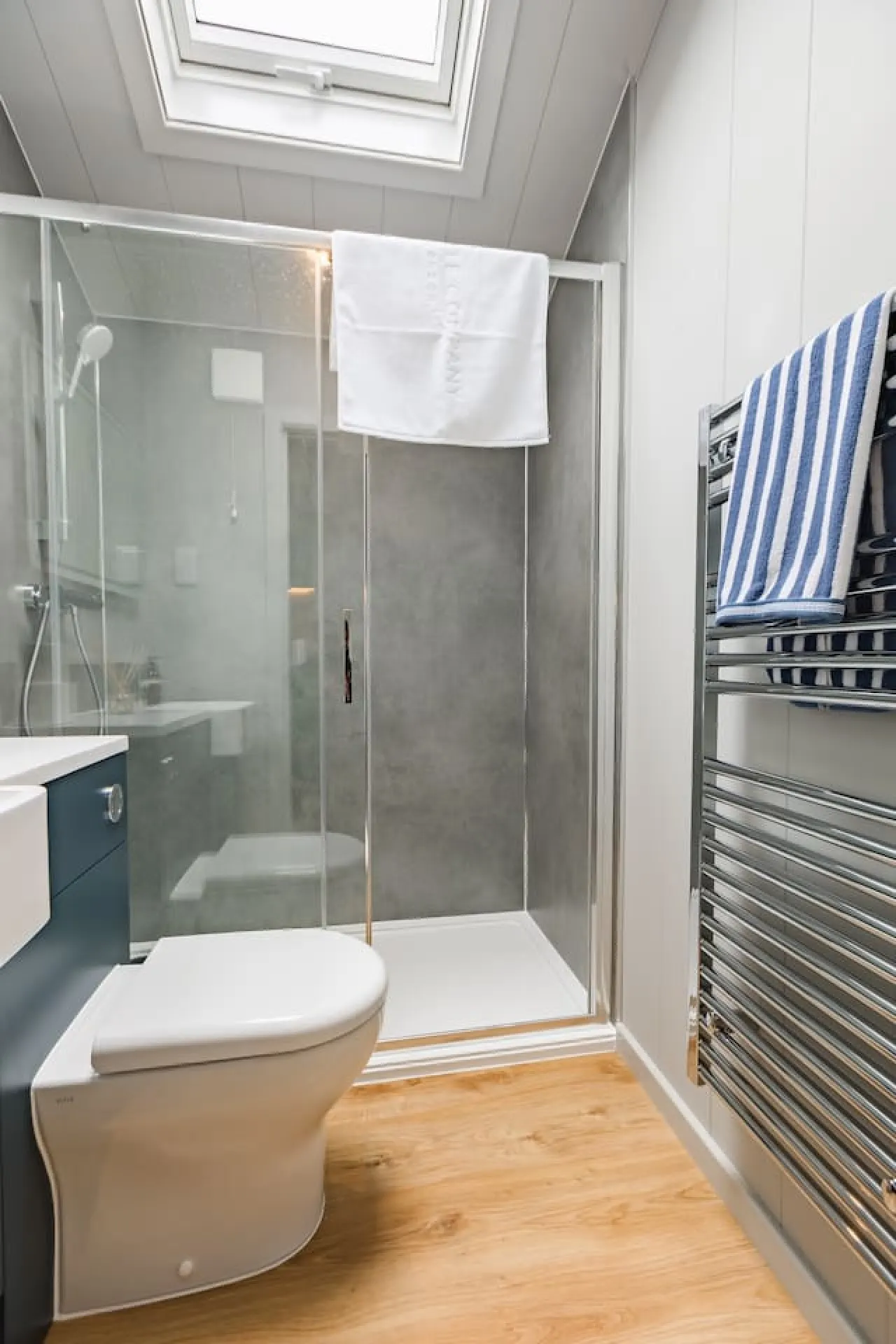 Lowfield Lodge & Hot Tub 11