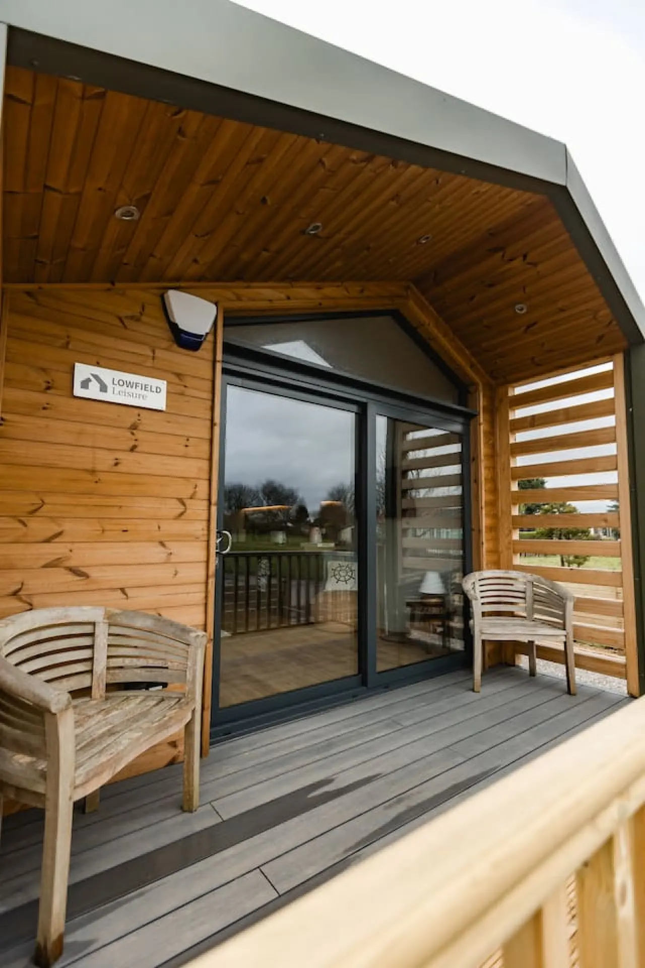Lowfield Lodge & Hot Tub 13