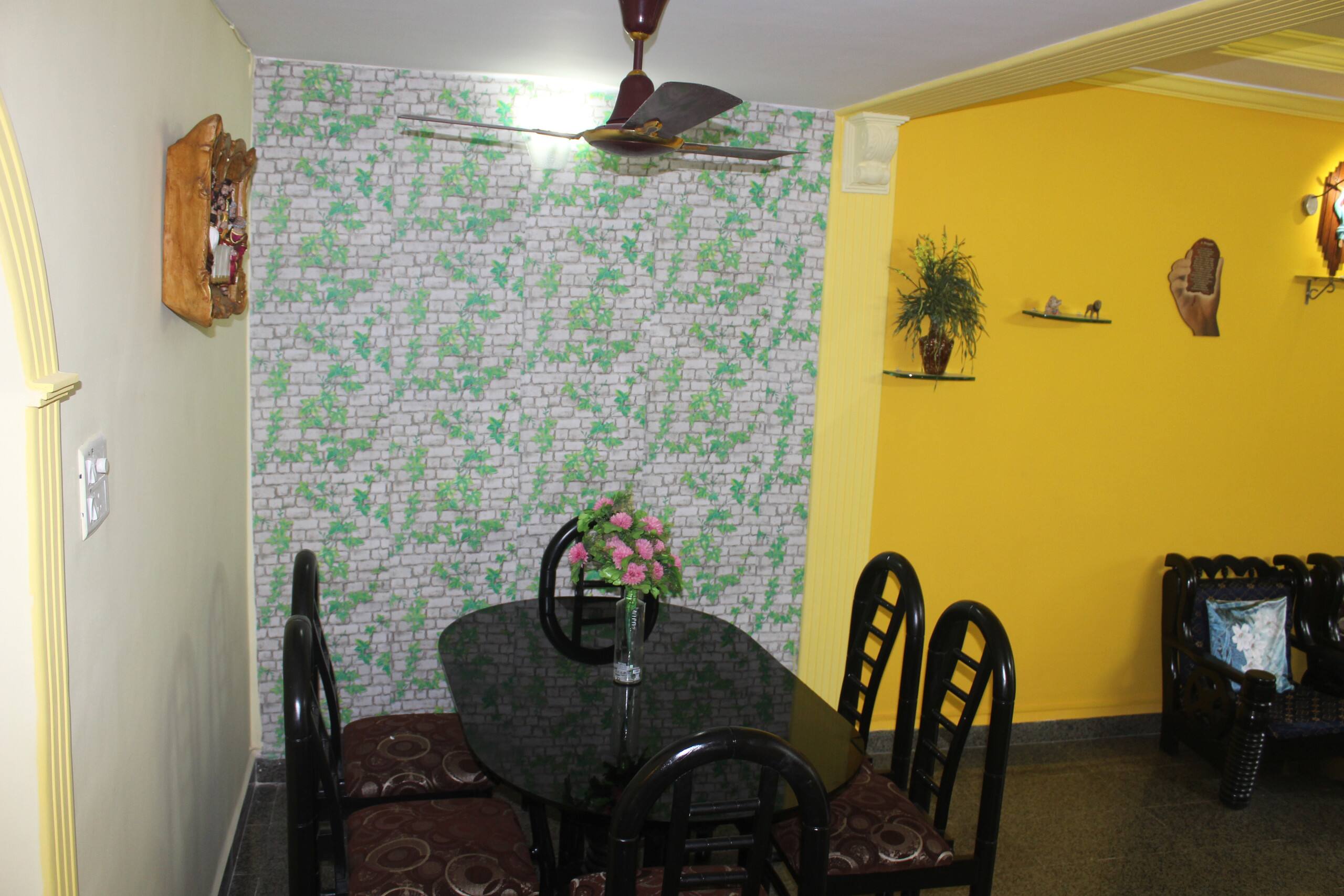STONE THROW FROM BEACH COMFORT HOME STAY 27