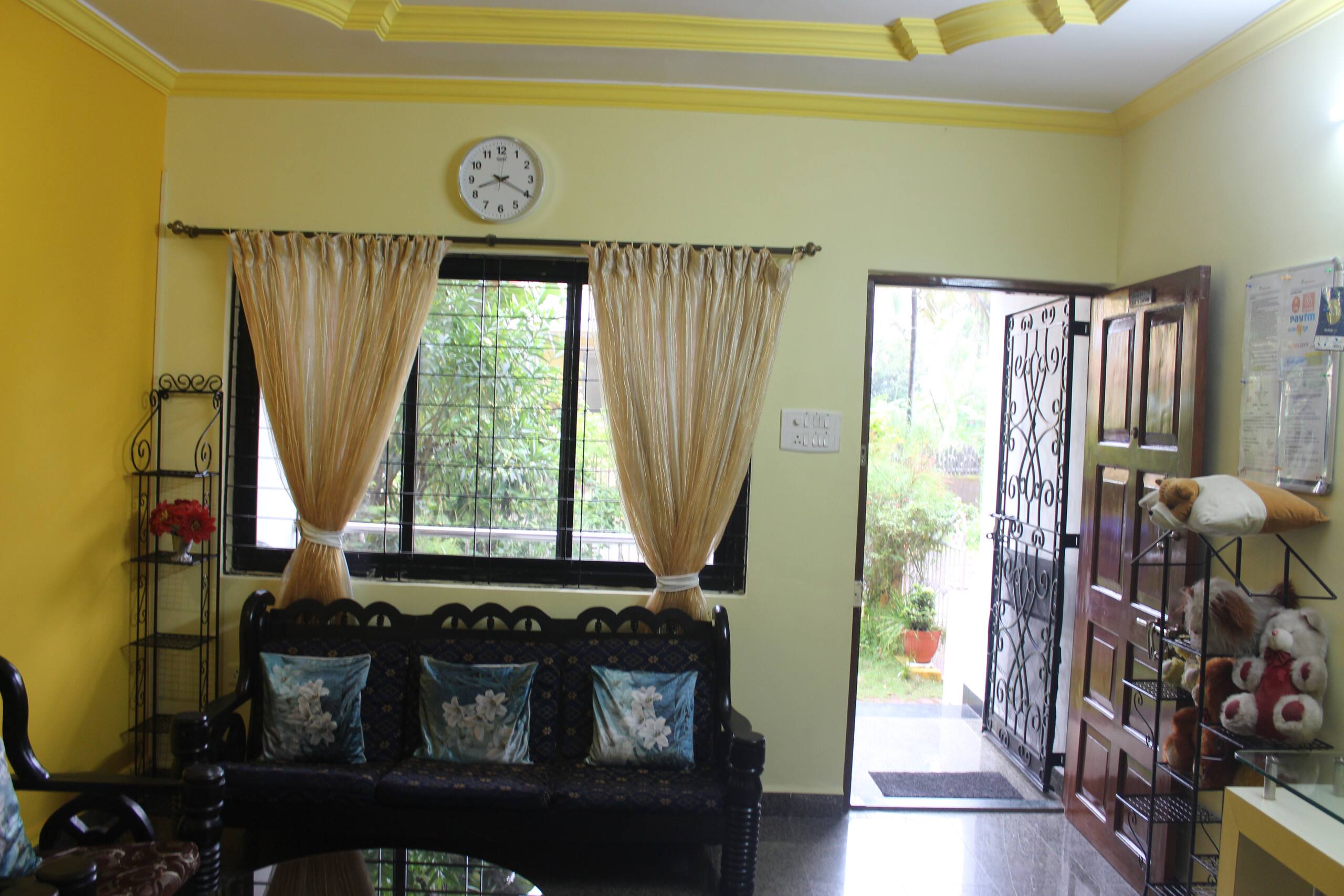 STONE THROW FROM BEACH COMFORT HOME STAY 20