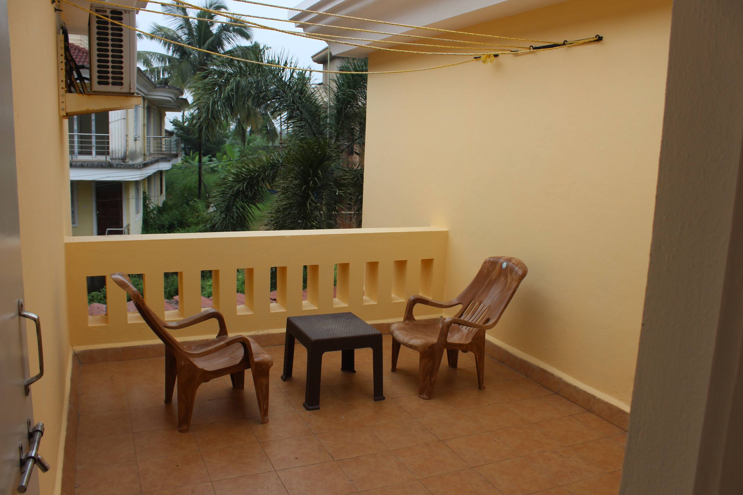 STONE THROW FROM BEACH COMFORT HOME STAY 26