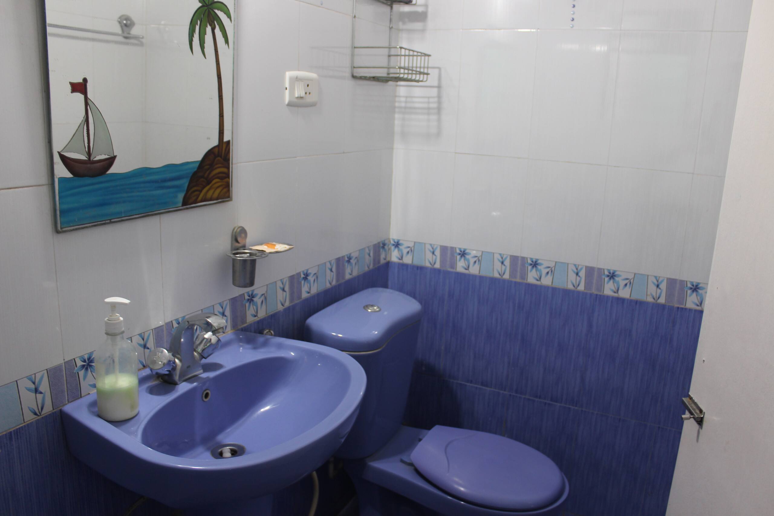 STONE THROW FROM BEACH COMFORT HOME STAY 28
