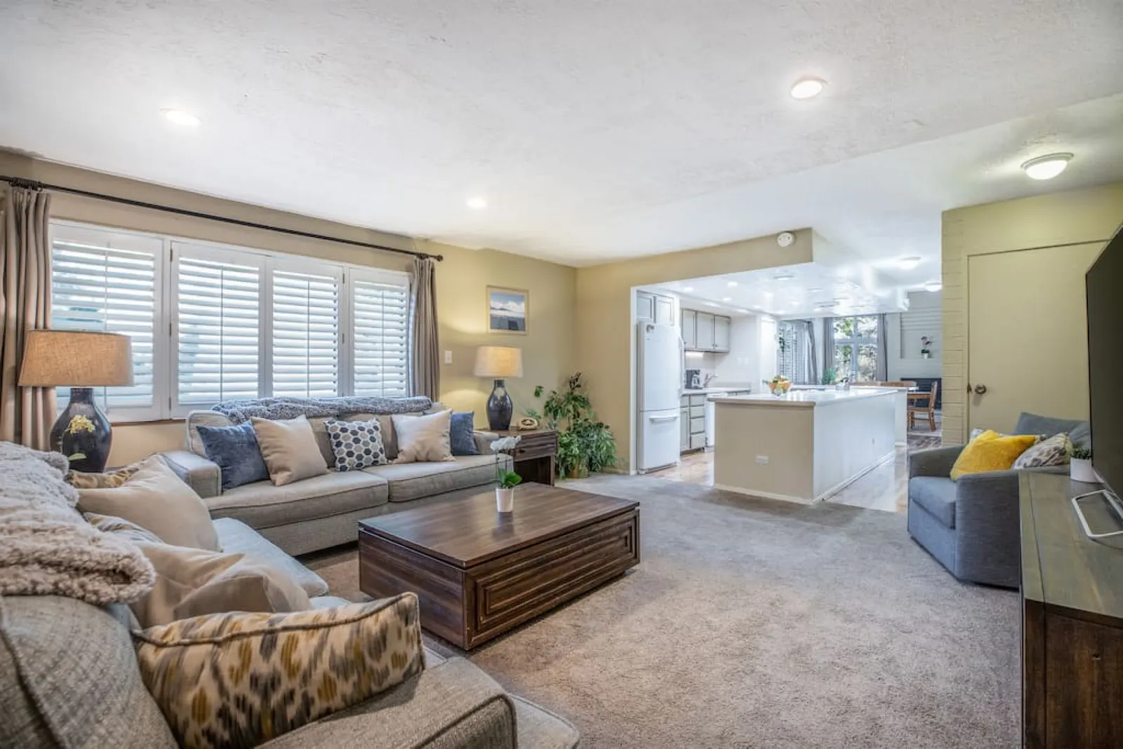 Perfect Condo in Heart of PC, with Pool & Hot Tub!